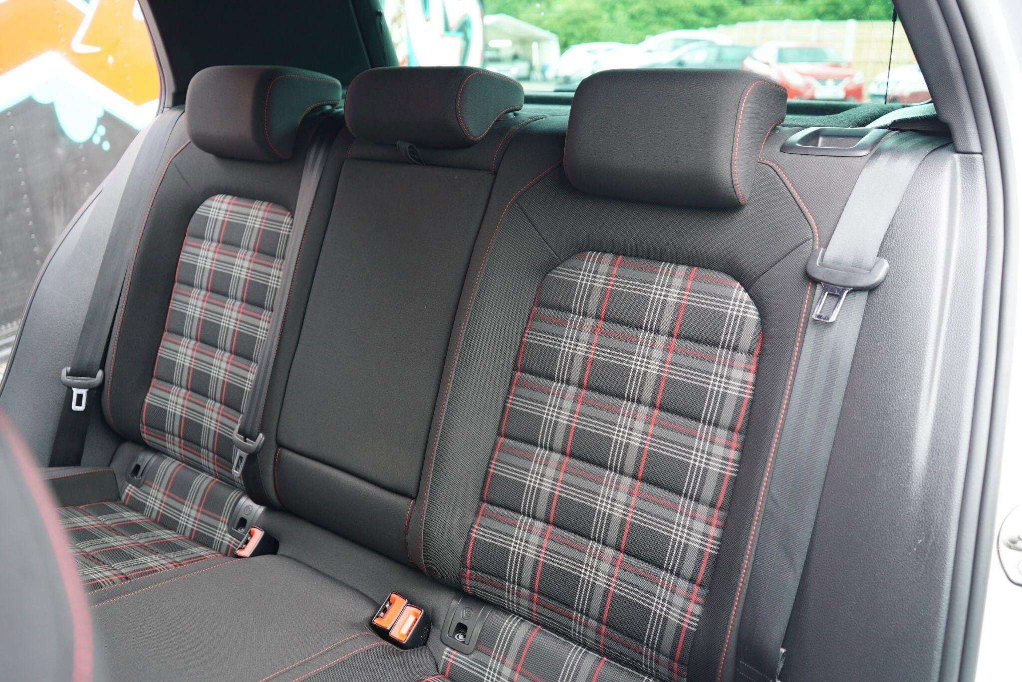 2017 VOLKSWAGEN GOLF 2017 VOLKSWAGEN GOLF