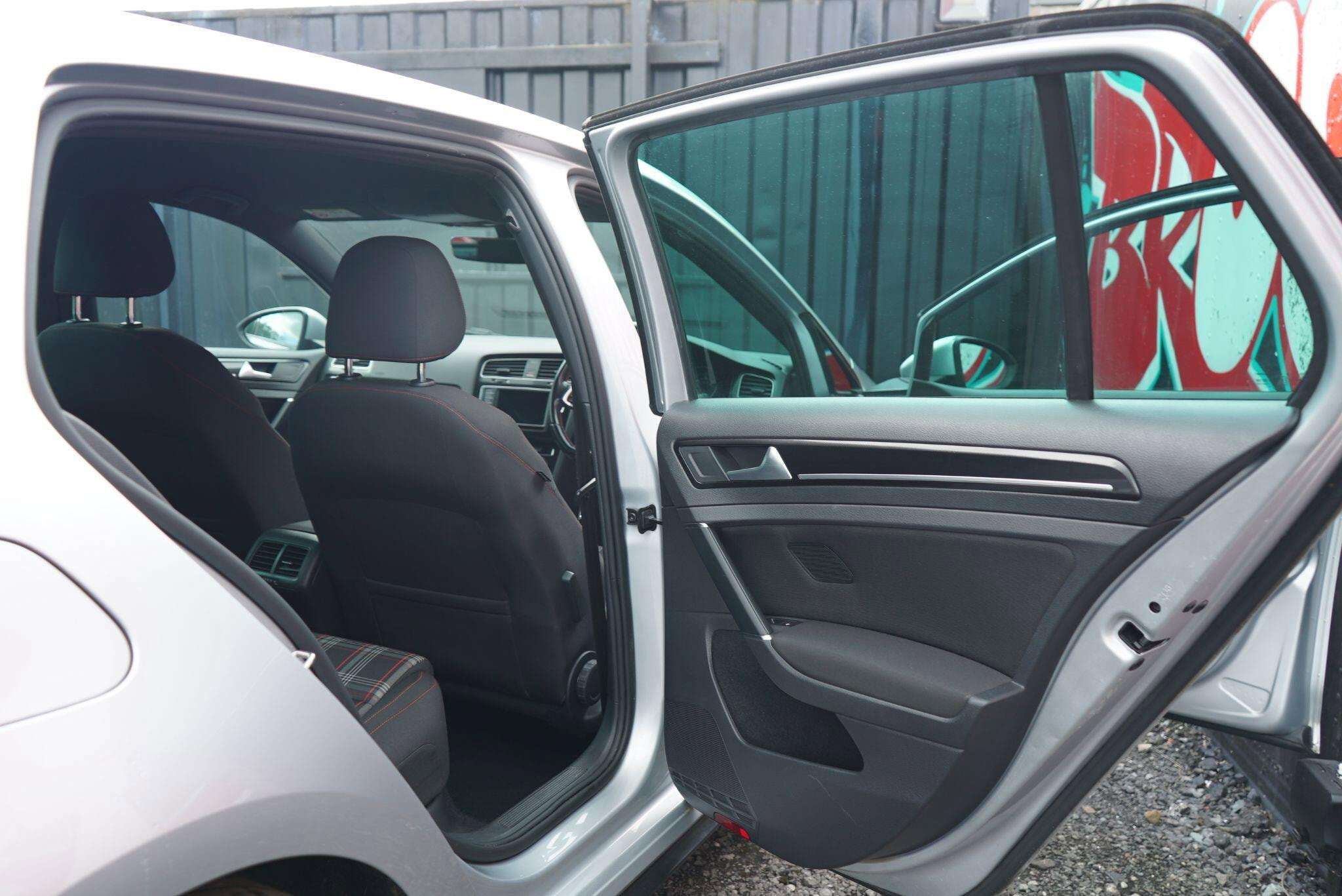 2017 VOLKSWAGEN GOLF 2017 VOLKSWAGEN GOLF
