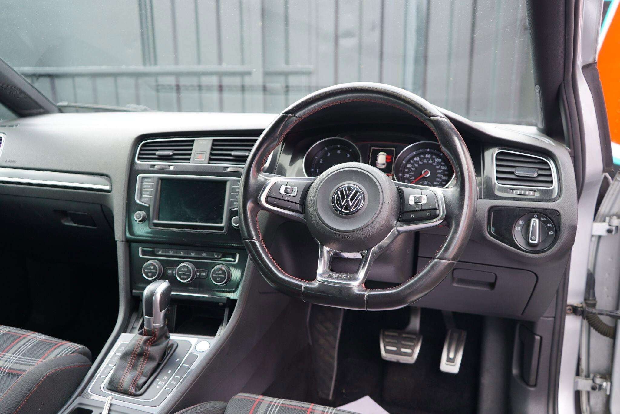 2017 VOLKSWAGEN GOLF 2017 VOLKSWAGEN GOLF