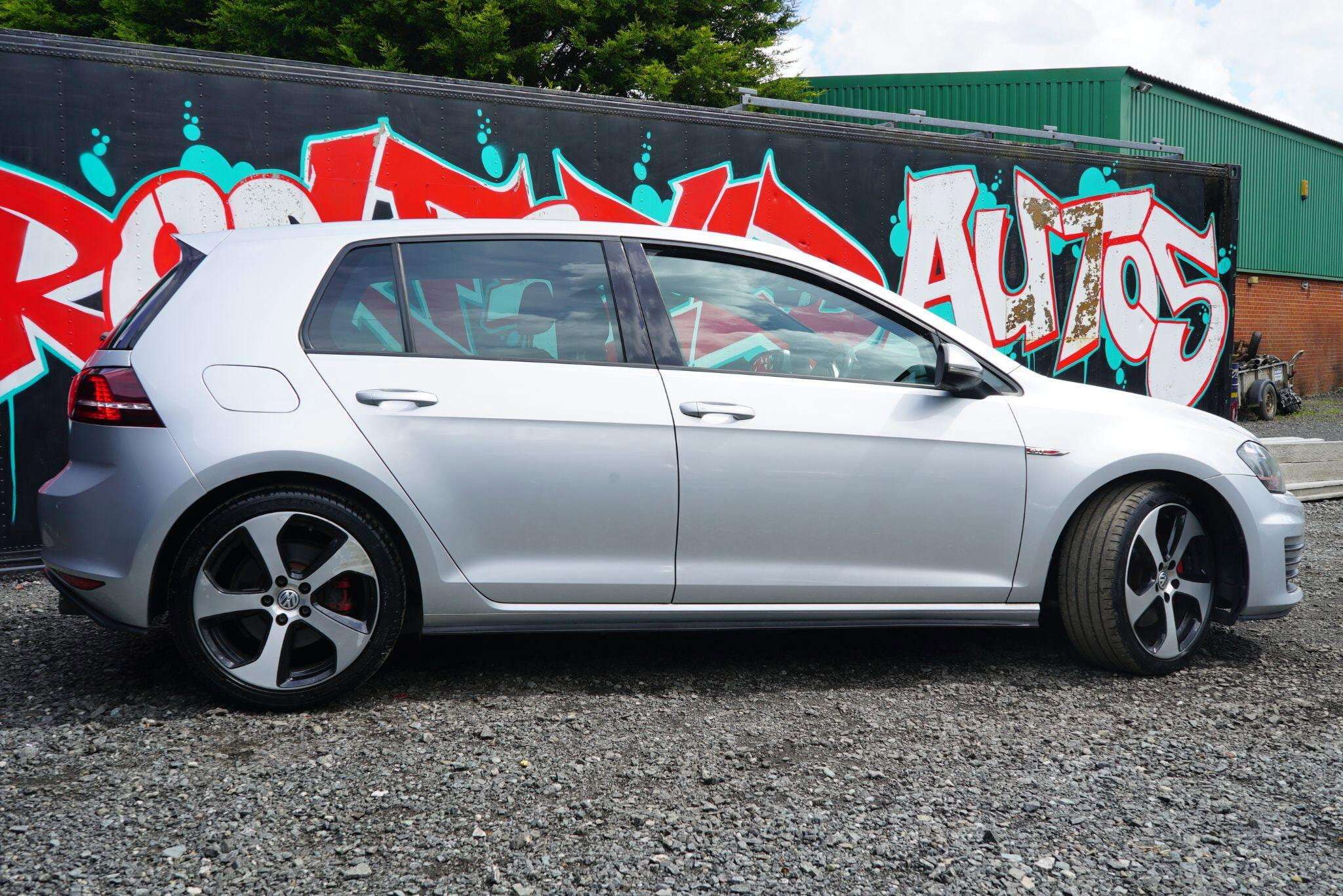 2017 VOLKSWAGEN GOLF 2017 VOLKSWAGEN GOLF