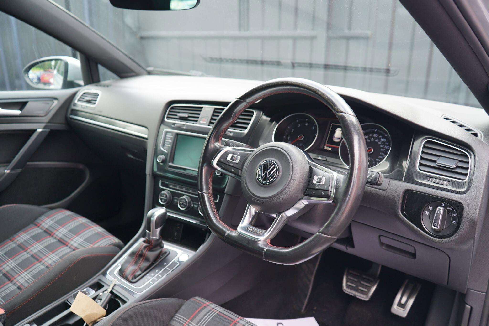 2017 VOLKSWAGEN GOLF 2017 VOLKSWAGEN GOLF