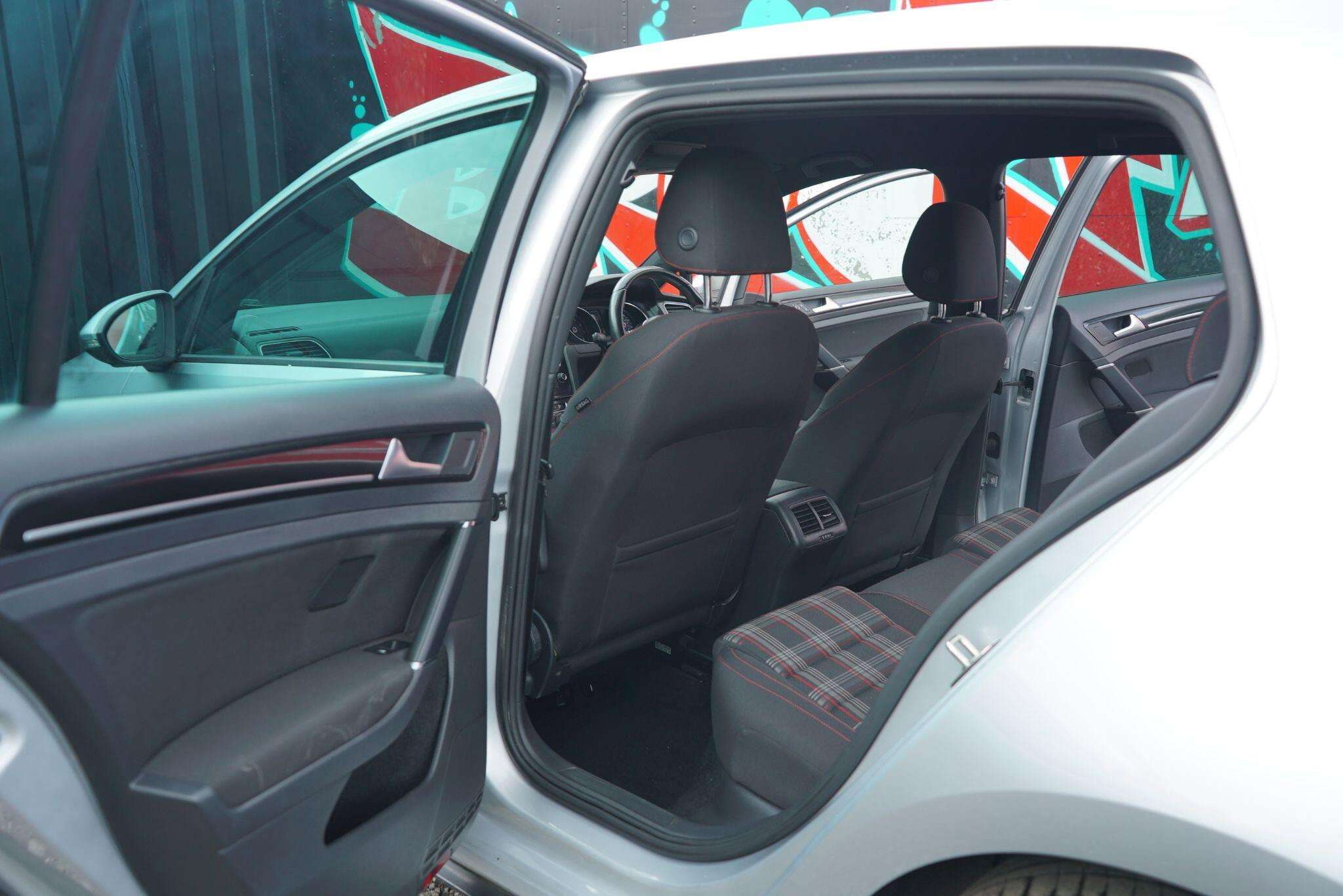 2017 VOLKSWAGEN GOLF 2017 VOLKSWAGEN GOLF
