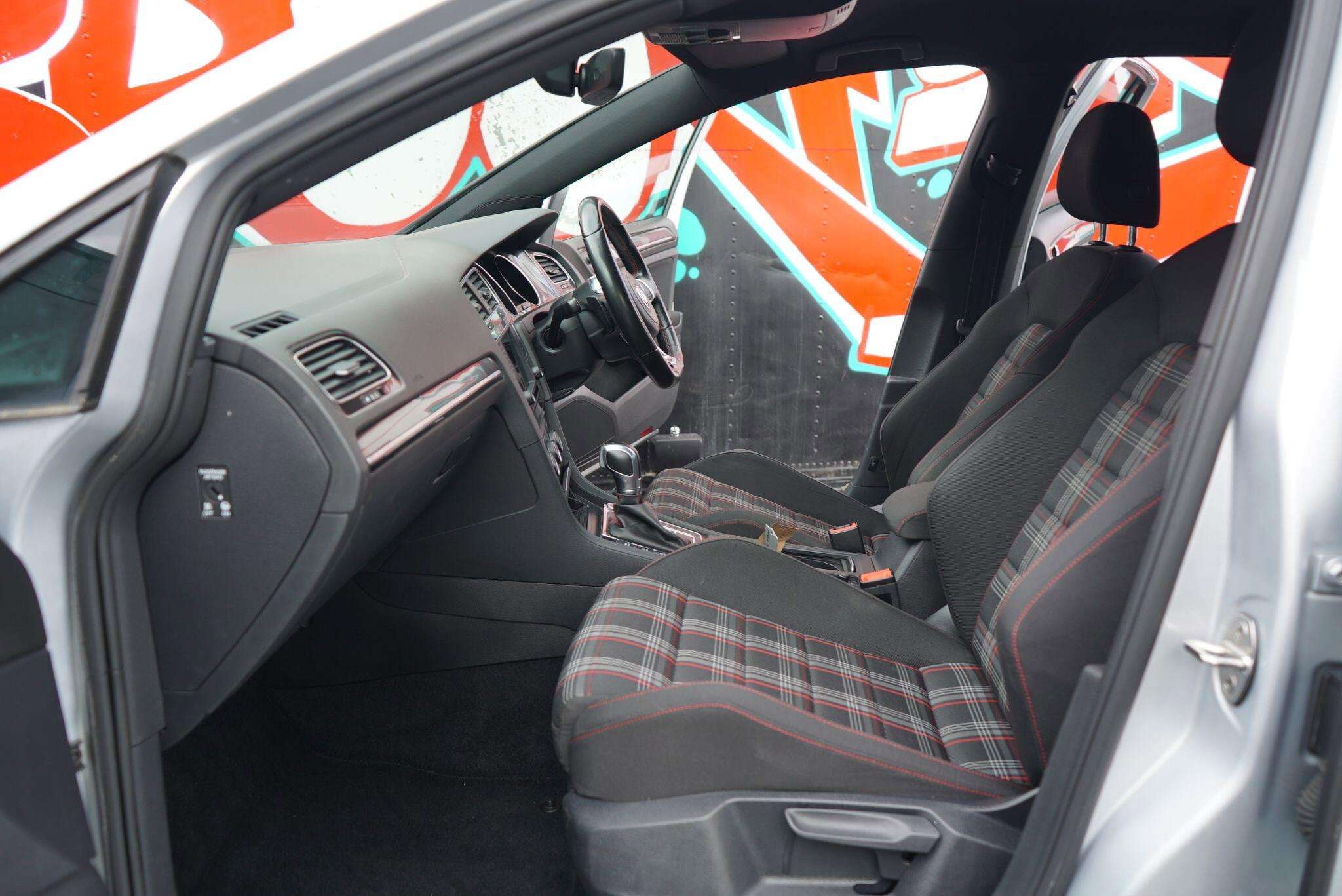 2017 VOLKSWAGEN GOLF 2017 VOLKSWAGEN GOLF