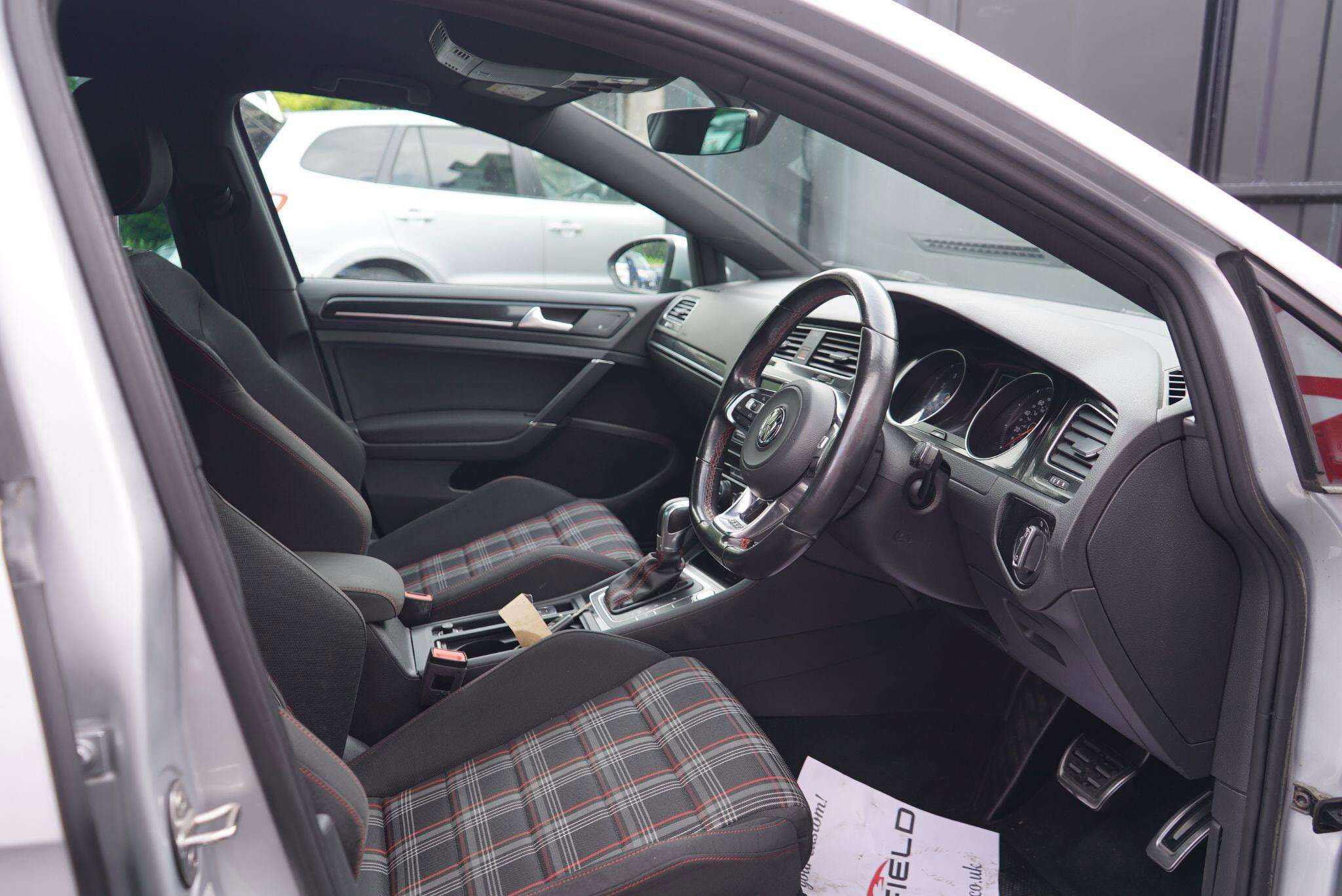 2017 VOLKSWAGEN GOLF 2017 VOLKSWAGEN GOLF