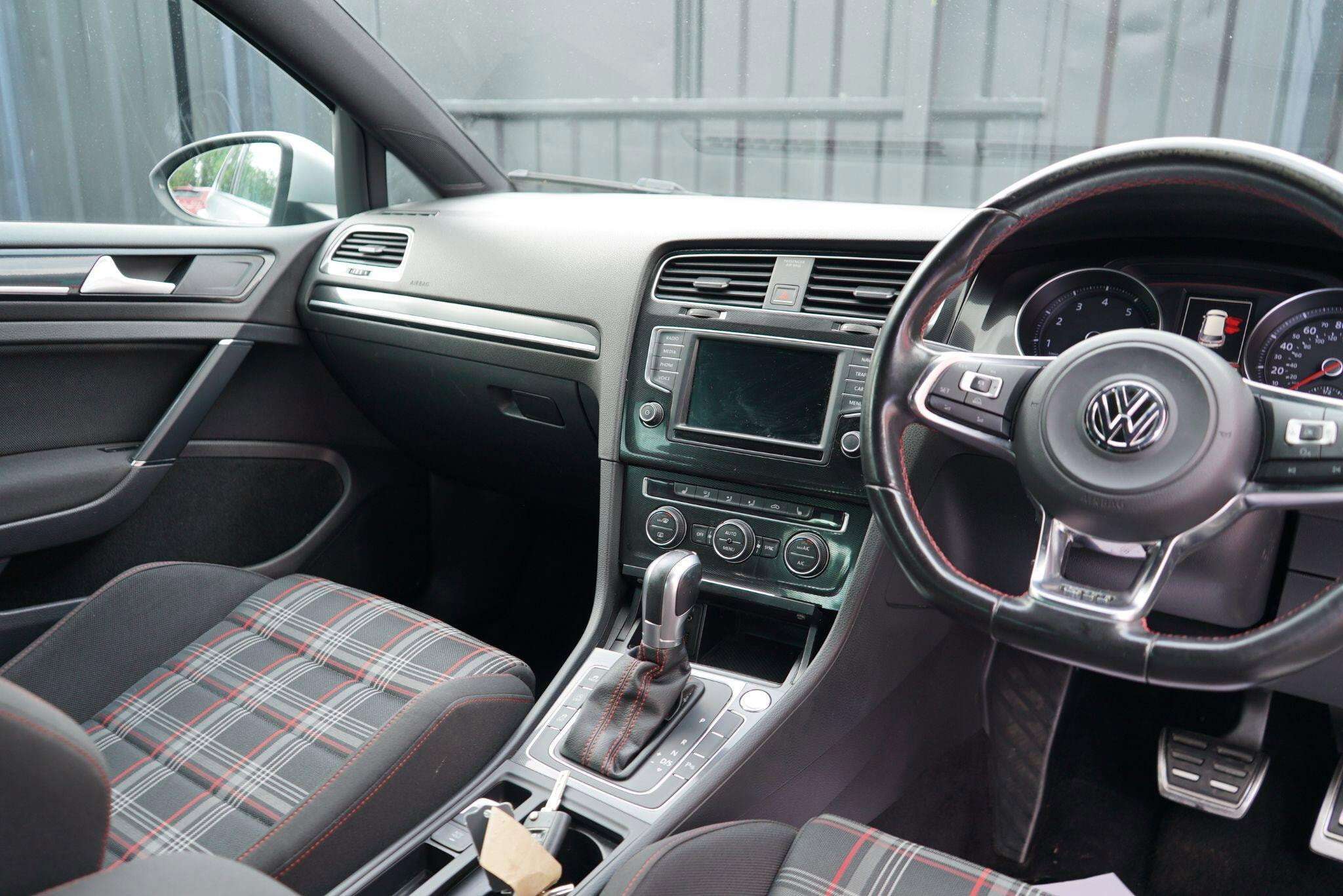 2017 VOLKSWAGEN GOLF 2017 VOLKSWAGEN GOLF