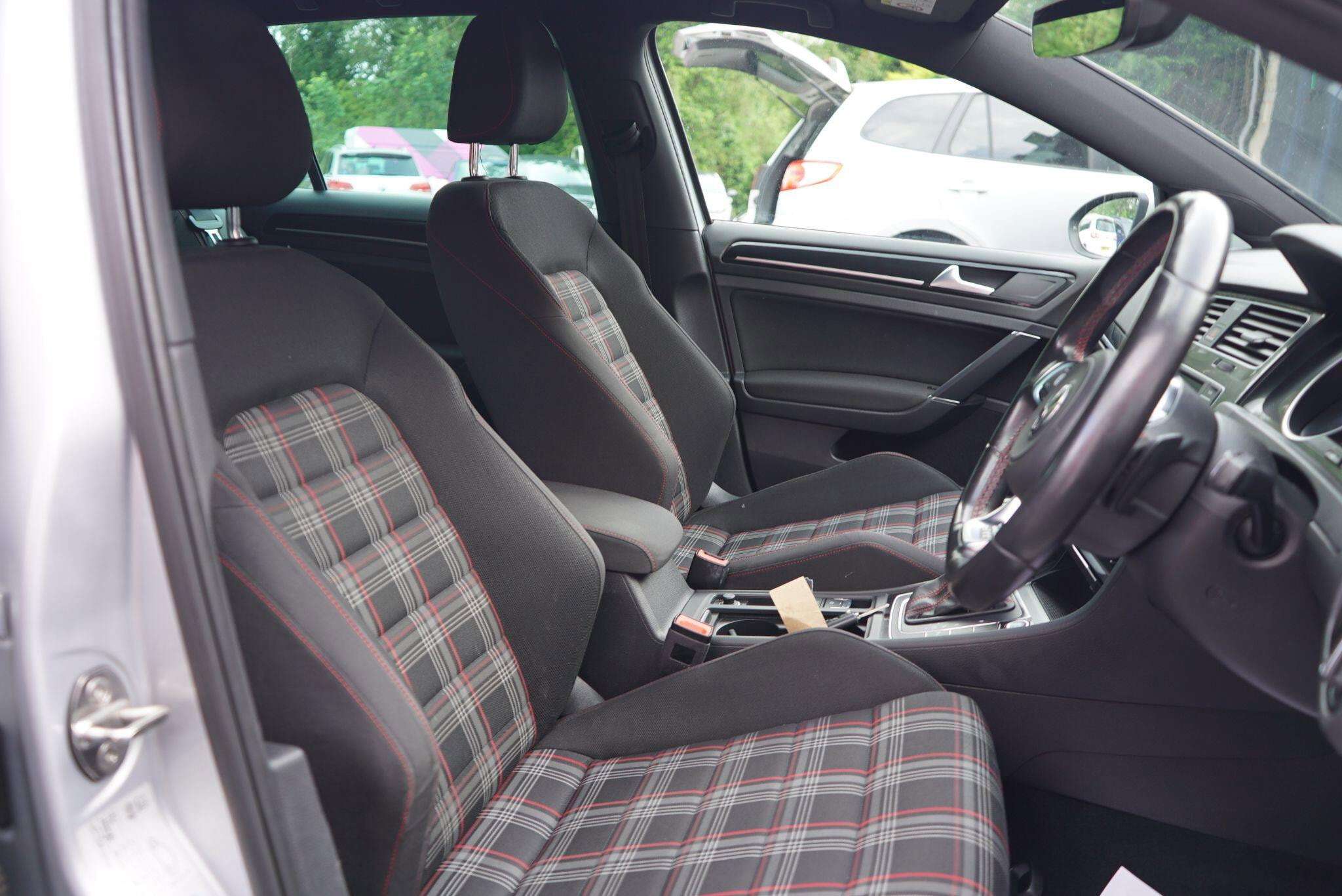 2017 VOLKSWAGEN GOLF 2017 VOLKSWAGEN GOLF