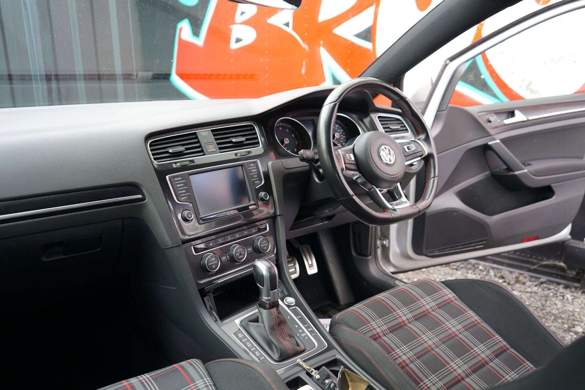 2017 VOLKSWAGEN GOLF 2017 VOLKSWAGEN GOLF