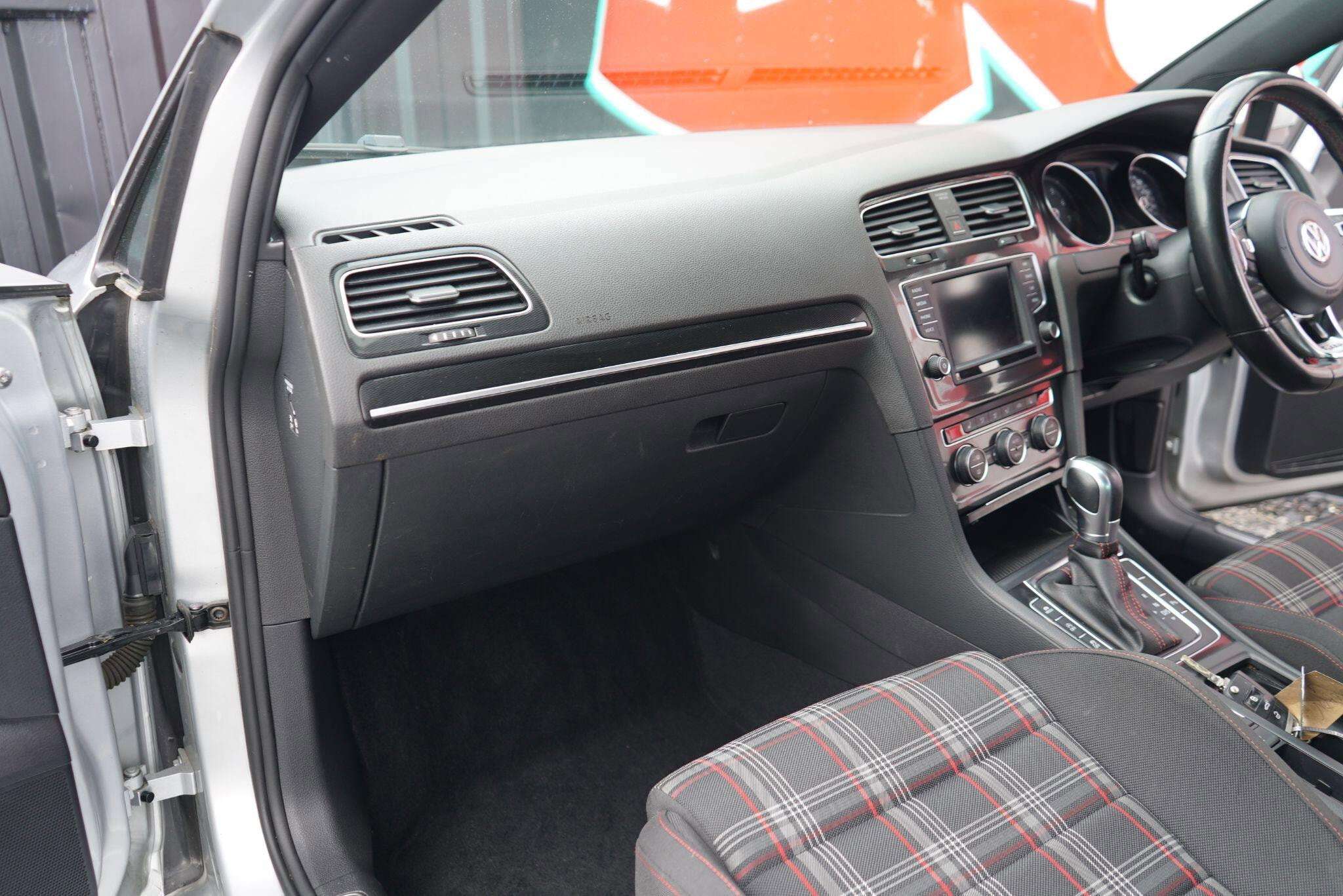 2017 VOLKSWAGEN GOLF 2017 VOLKSWAGEN GOLF