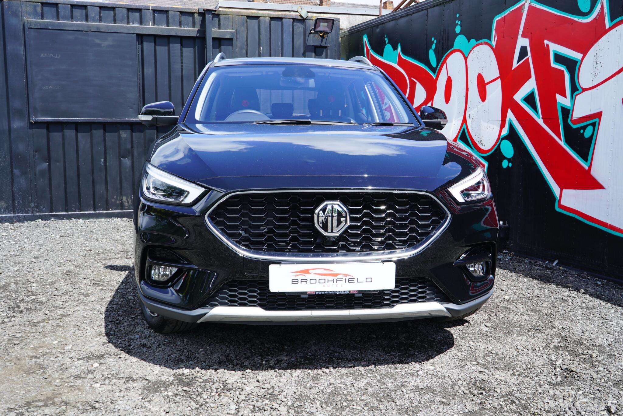 A 2021 MG MG ZS 1.0 T-GDI Exclusive SUV 5dr Petrol Auto Euro 6 (111 ps) A 2021 MG MG ZS 1.0 T-GDI Exclusive SUV 5dr Petrol Auto Euro 6 (111 ps)