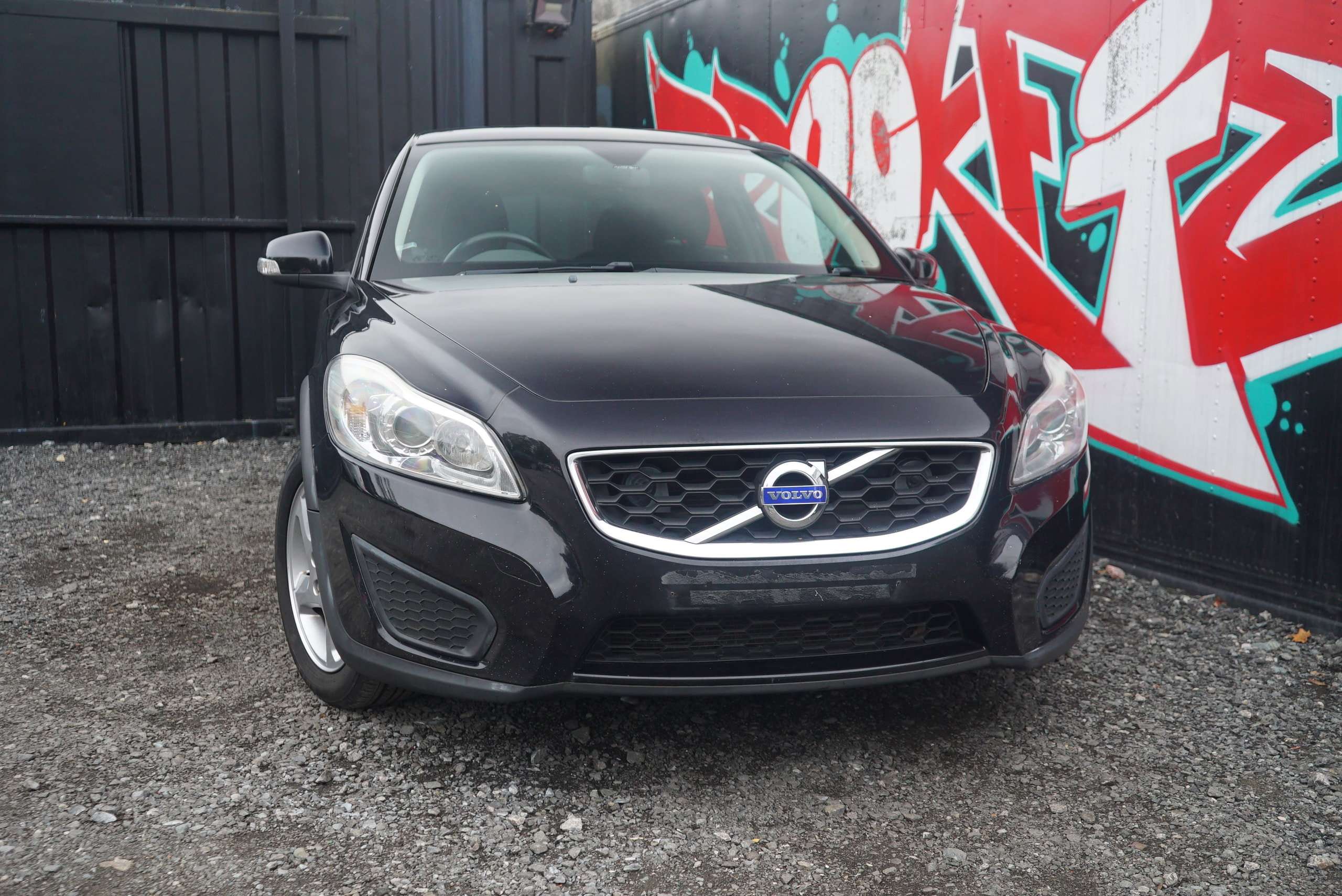 A 2011 VOLVO C30 2.0 ES Sports Coupe 3dr Petrol Manual Euro 5 (145 ps) A 2011 VOLVO C30 2.0 ES Sports Coupe 3dr Petrol Manual Euro 5 (145 ps)