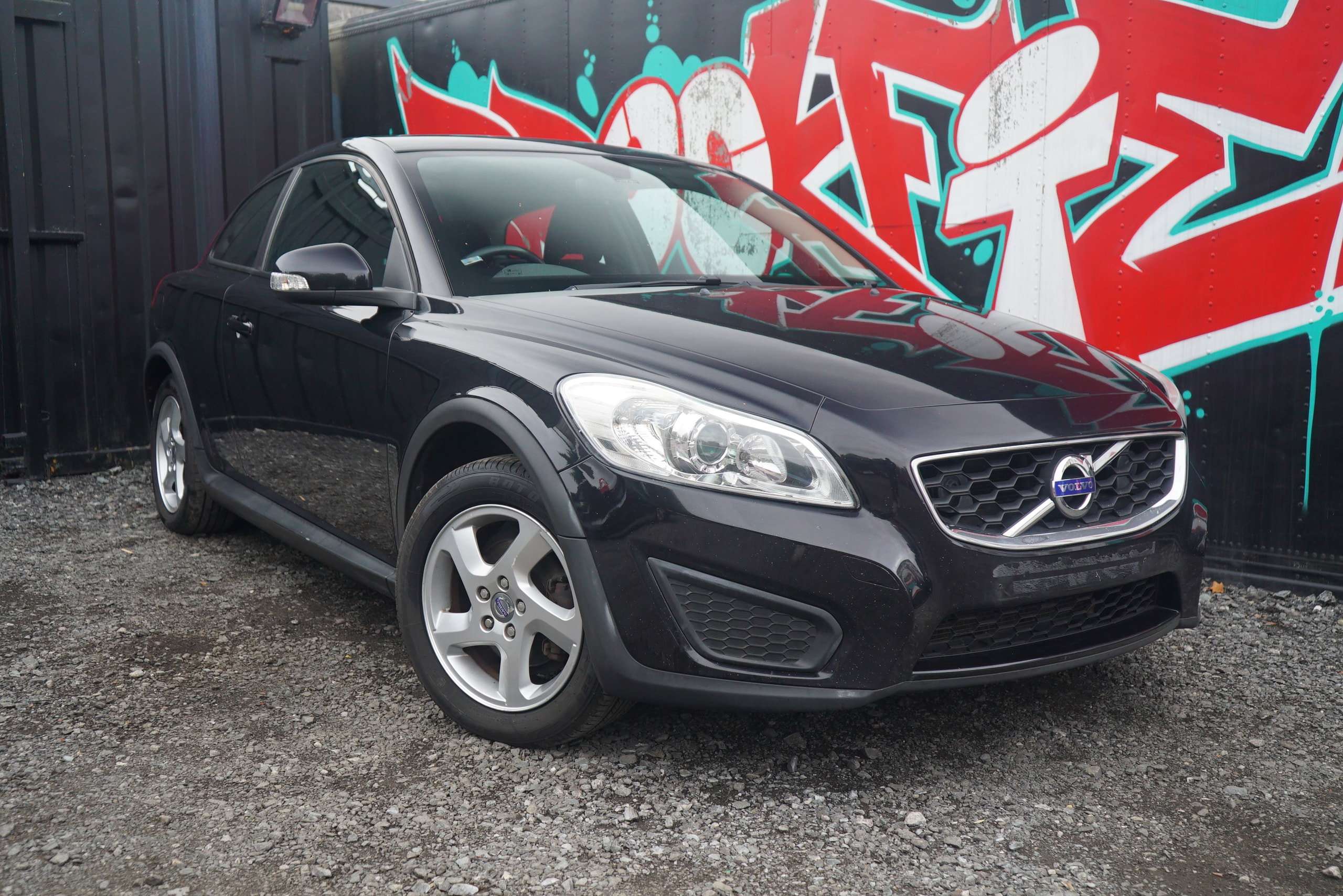A 2011 VOLVO C30 2.0 ES Sports Coupe 3dr Petrol Manual Euro 5 (145 ps) A 2011 VOLVO C30 2.0 ES Sports Coupe 3dr Petrol Manual Euro 5 (145 ps)