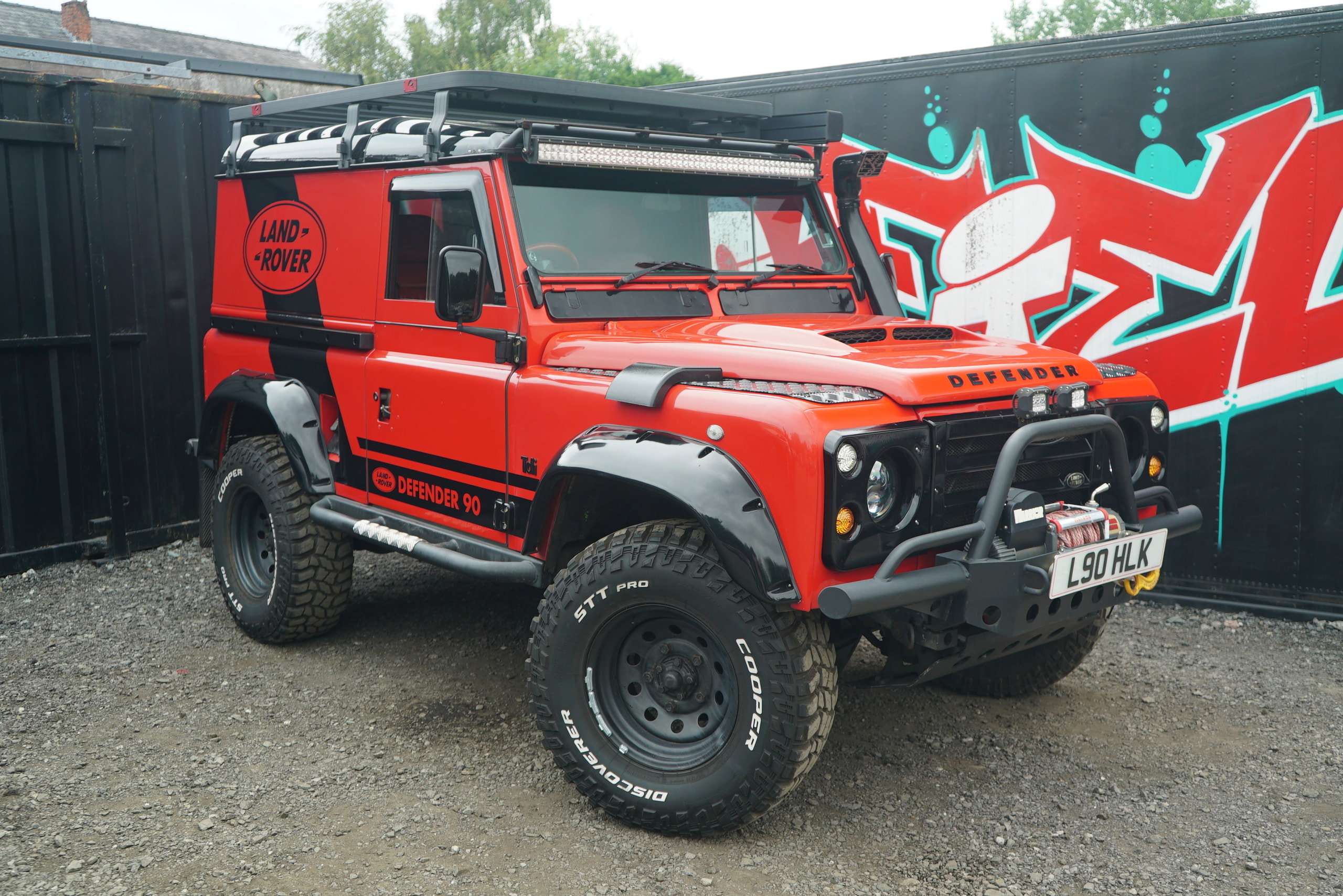 A 1993 LAND ROVER DEFENDER 90 Turbo Diesel A 1993 LAND ROVER DEFENDER 90 Turbo Diesel