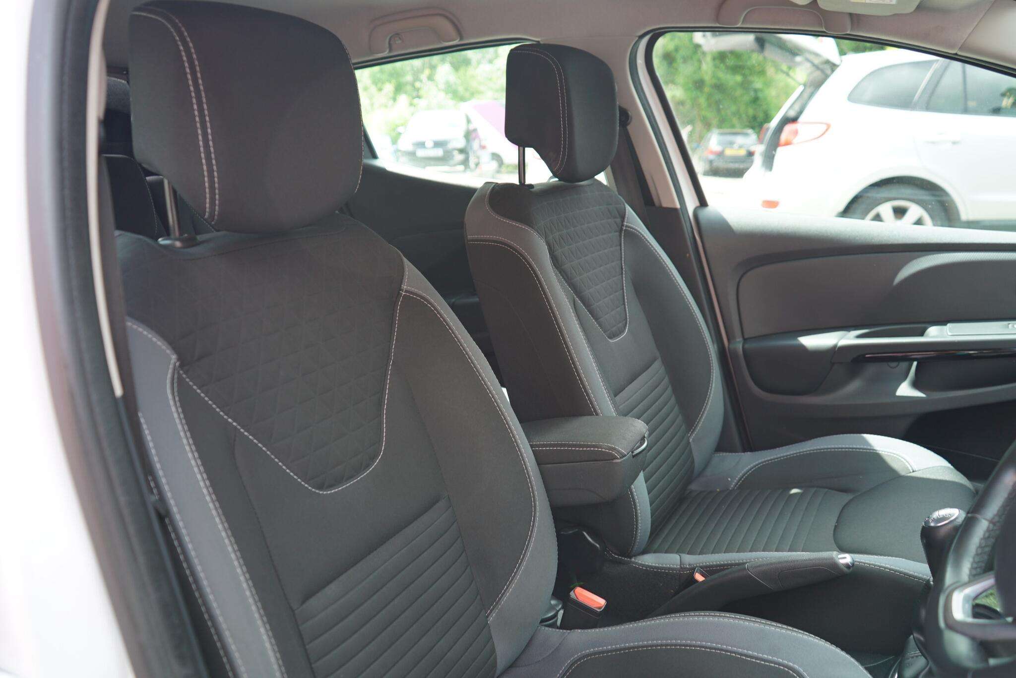 2016 RENAULT CLIO 2016 RENAULT CLIO
