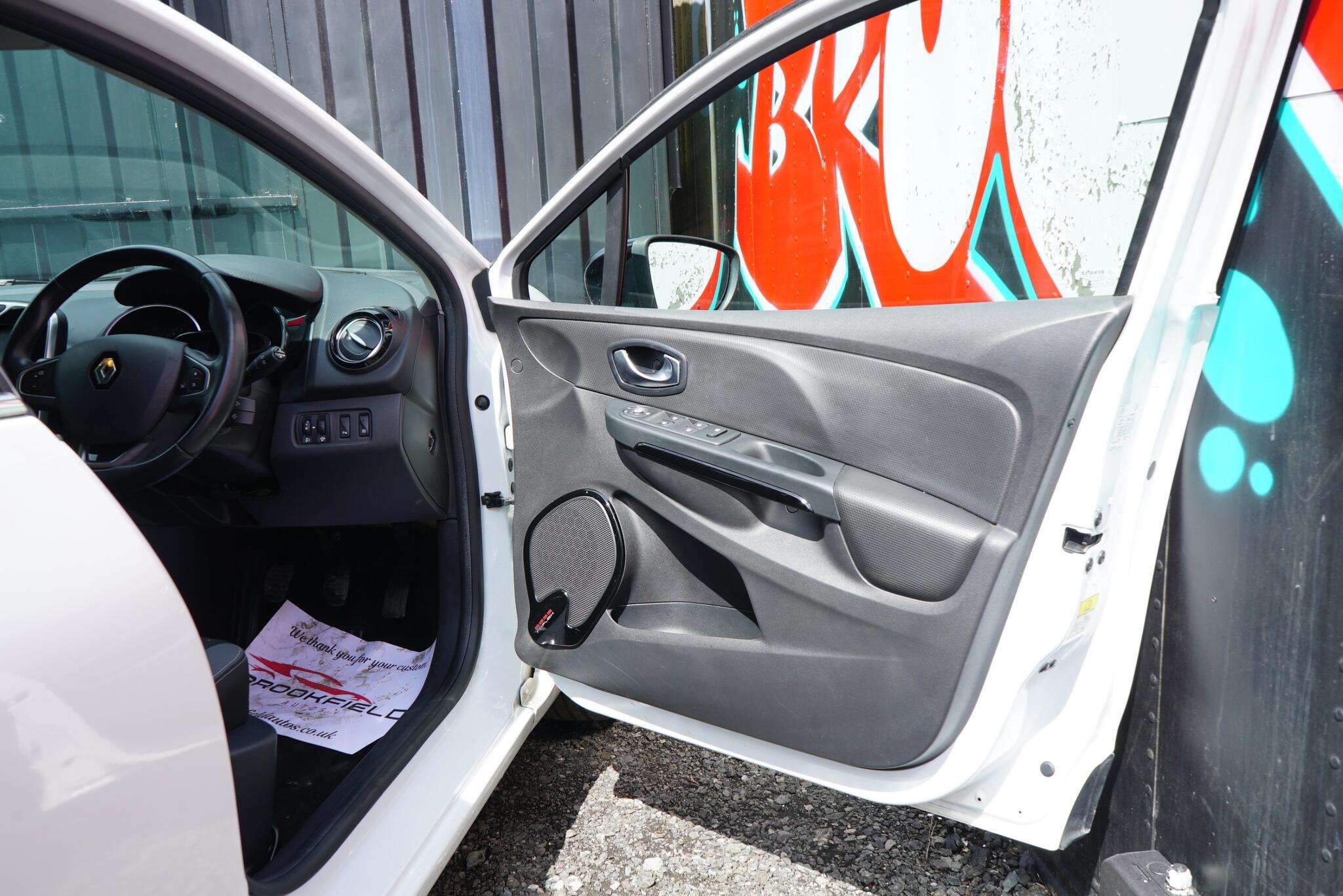 2016 RENAULT CLIO 2016 RENAULT CLIO