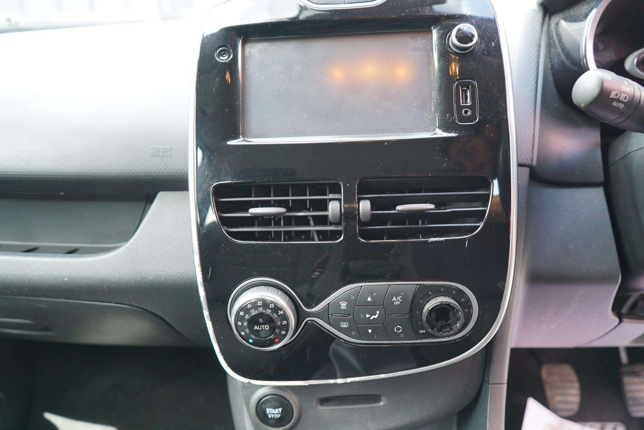 2016 RENAULT CLIO 2016 RENAULT CLIO