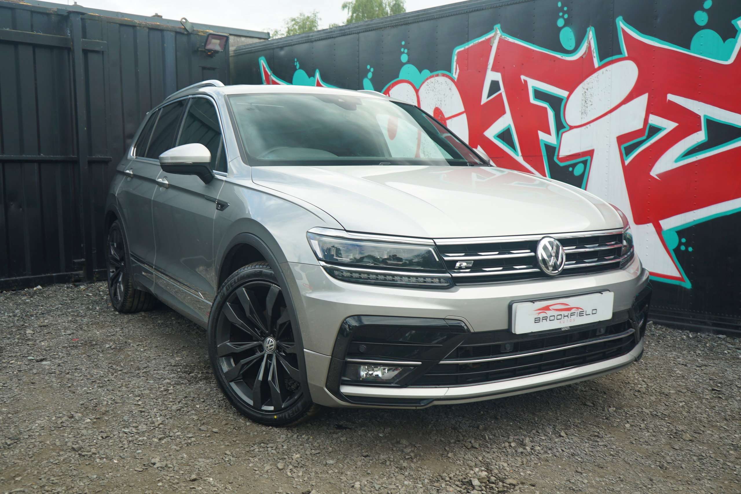 A 2017 VOLKSWAGEN TIGUAN 2.0 TDI R-Line SUV 5dr Diesel DSG 4Motion Euro 6 (s/s) (150 ps) A 2017 VOLKSWAGEN TIGUAN 2.0 TDI R-Line SUV 5dr Diesel DSG 4Motion Euro 6 (s/s) (150 ps)