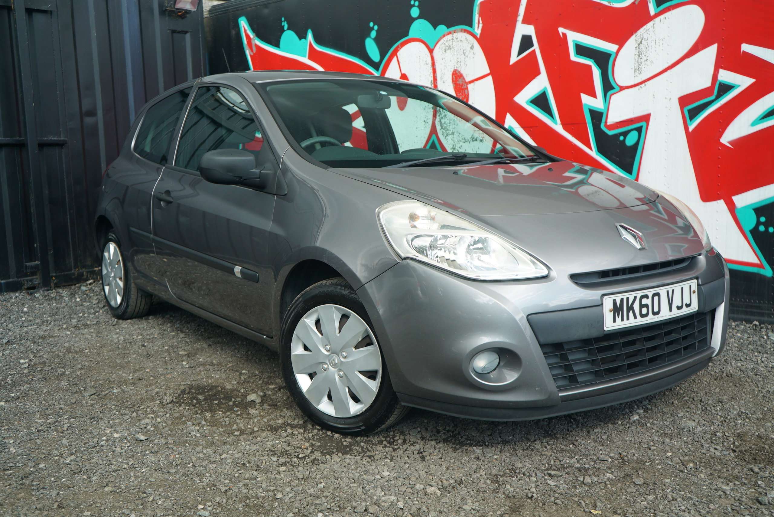 A 2010 RENAULT CLIO Unknown A 2010 RENAULT CLIO Unknown