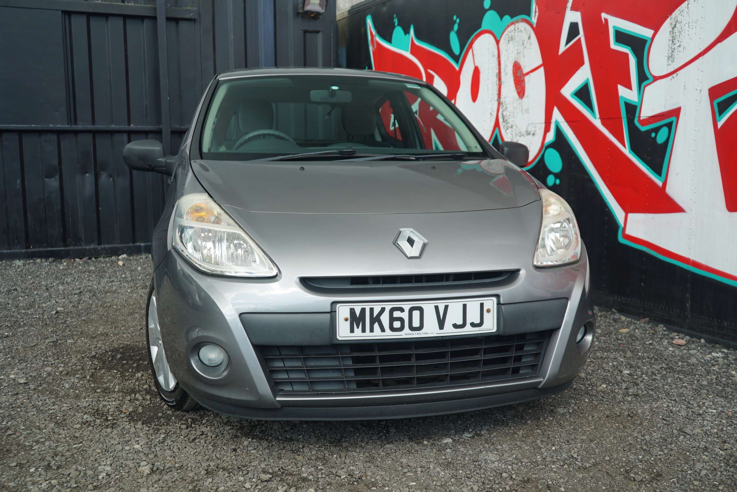 A 2010 RENAULT CLIO Unknown A 2010 RENAULT CLIO Unknown