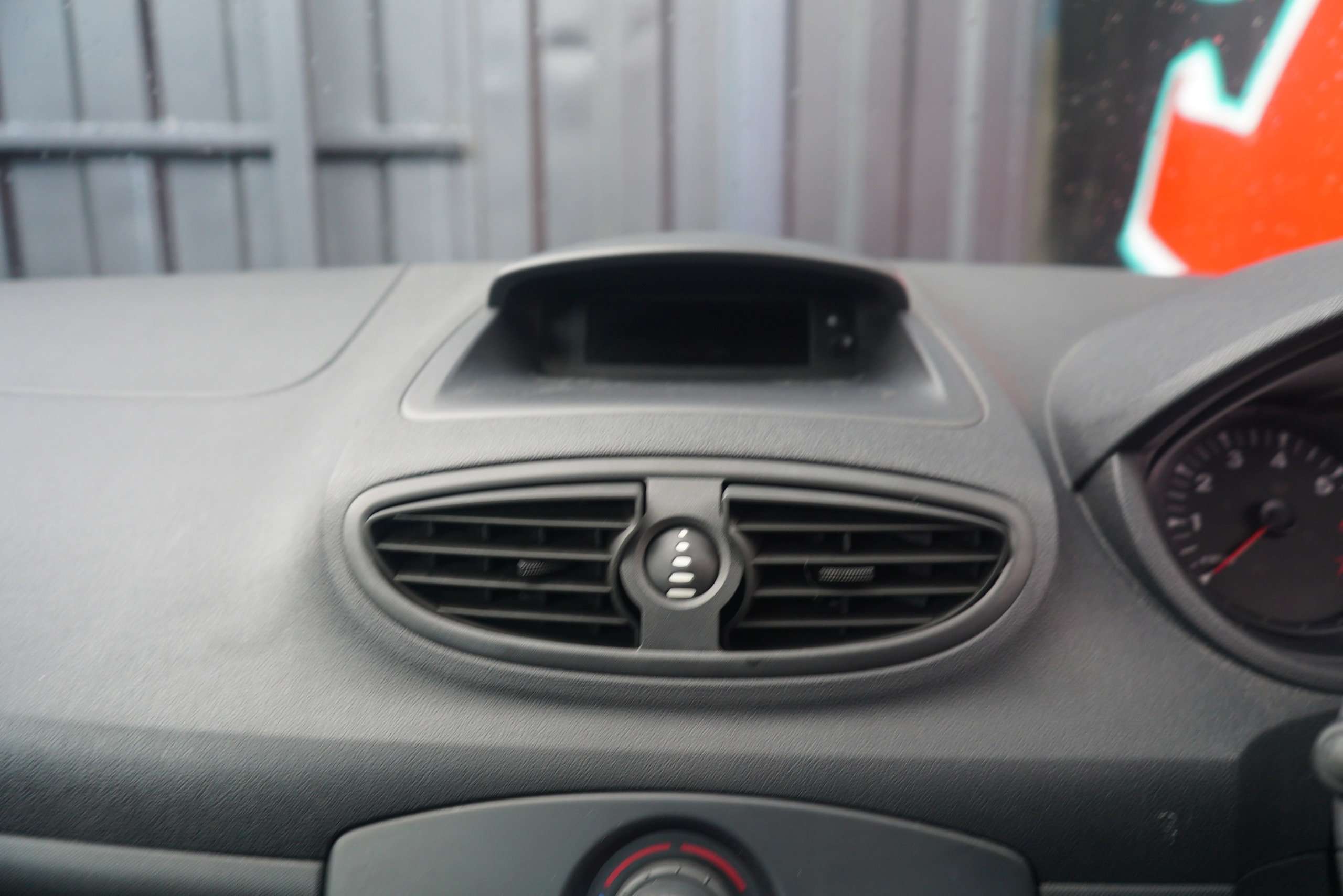 2010 RENAULT CLIO 2010 RENAULT CLIO