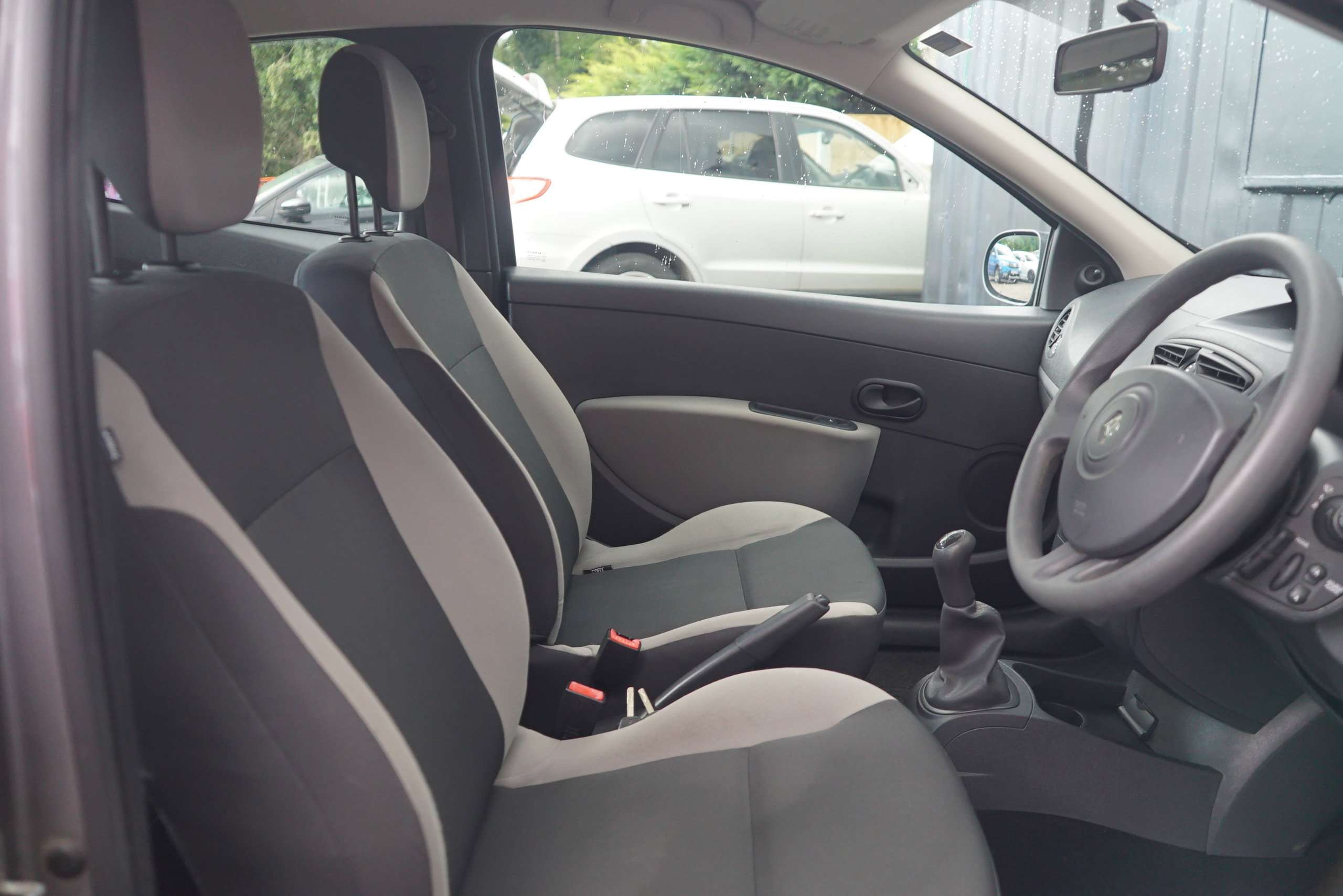2010 RENAULT CLIO 2010 RENAULT CLIO