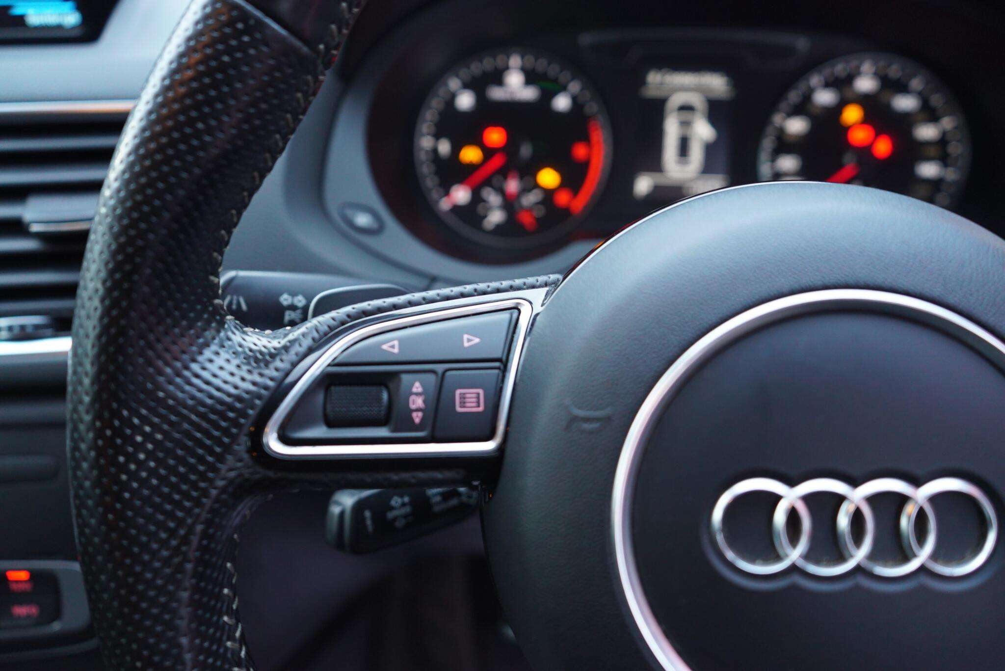 2015 AUDI Q3 2015 AUDI Q3