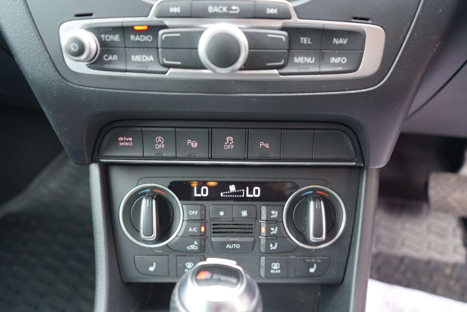 2015 AUDI Q3 2015 AUDI Q3