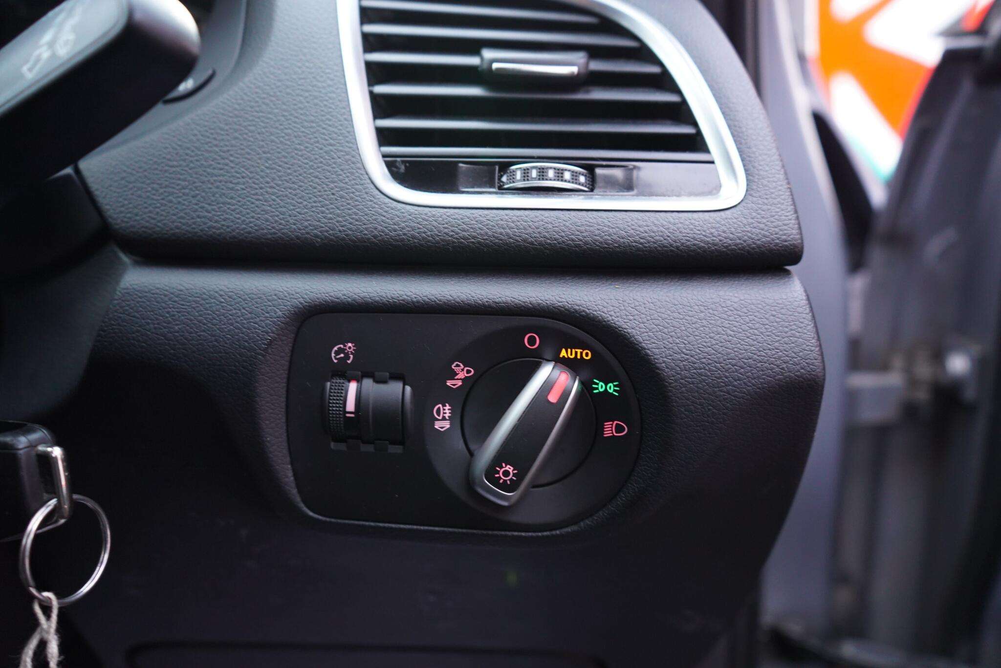 2015 AUDI Q3 2015 AUDI Q3