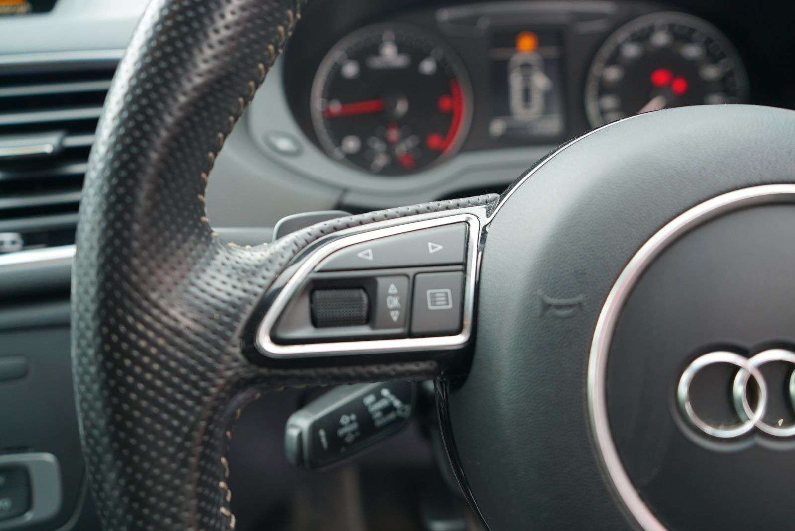 2015 AUDI Q3 2015 AUDI Q3