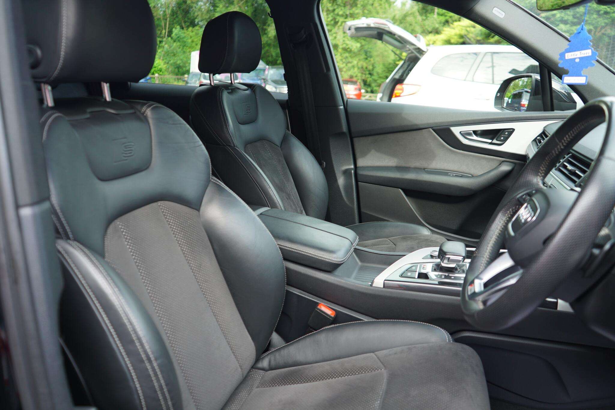2016 AUDI Q7 2016 AUDI Q7