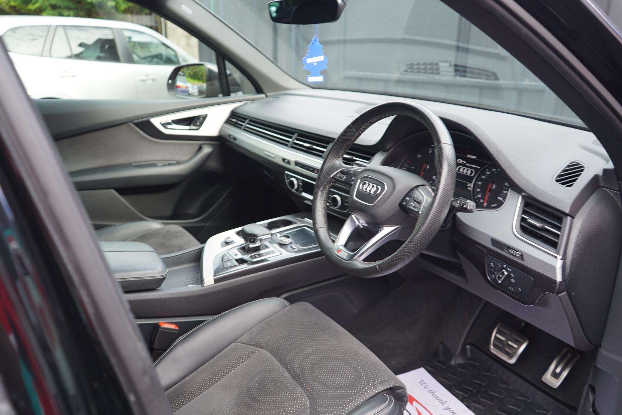 2016 AUDI Q7 2016 AUDI Q7