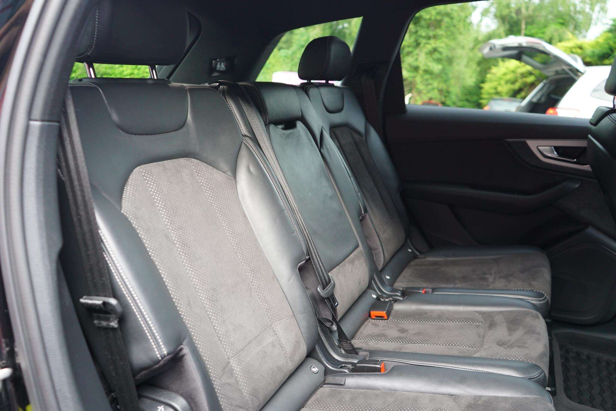 2016 AUDI Q7 2016 AUDI Q7
