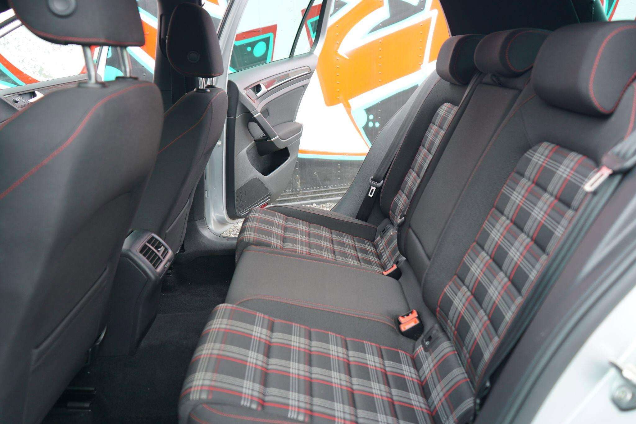2017 VOLKSWAGEN GOLF 2017 VOLKSWAGEN GOLF