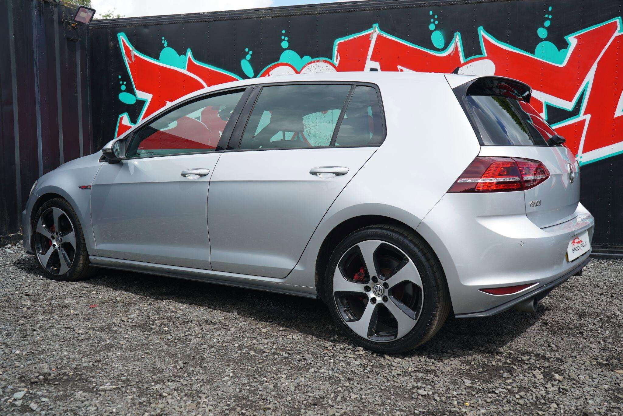 2017 VOLKSWAGEN GOLF 2017 VOLKSWAGEN GOLF