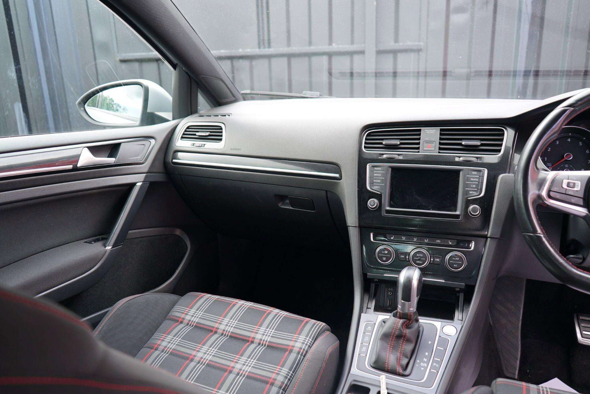 2017 VOLKSWAGEN GOLF 2017 VOLKSWAGEN GOLF