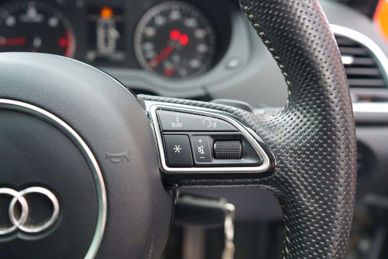 2015 AUDI Q3 2015 AUDI Q3