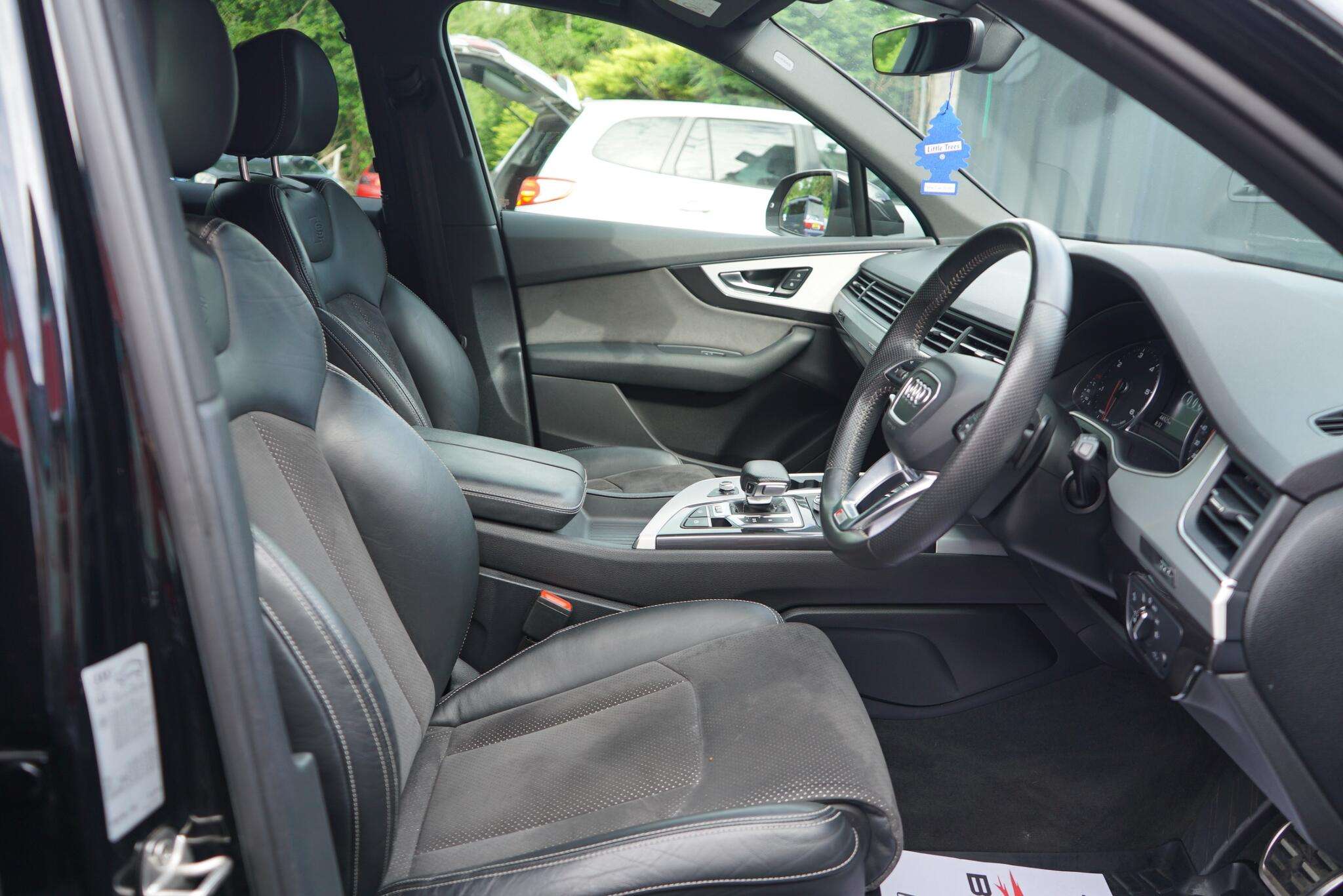 2016 AUDI Q7 2016 AUDI Q7