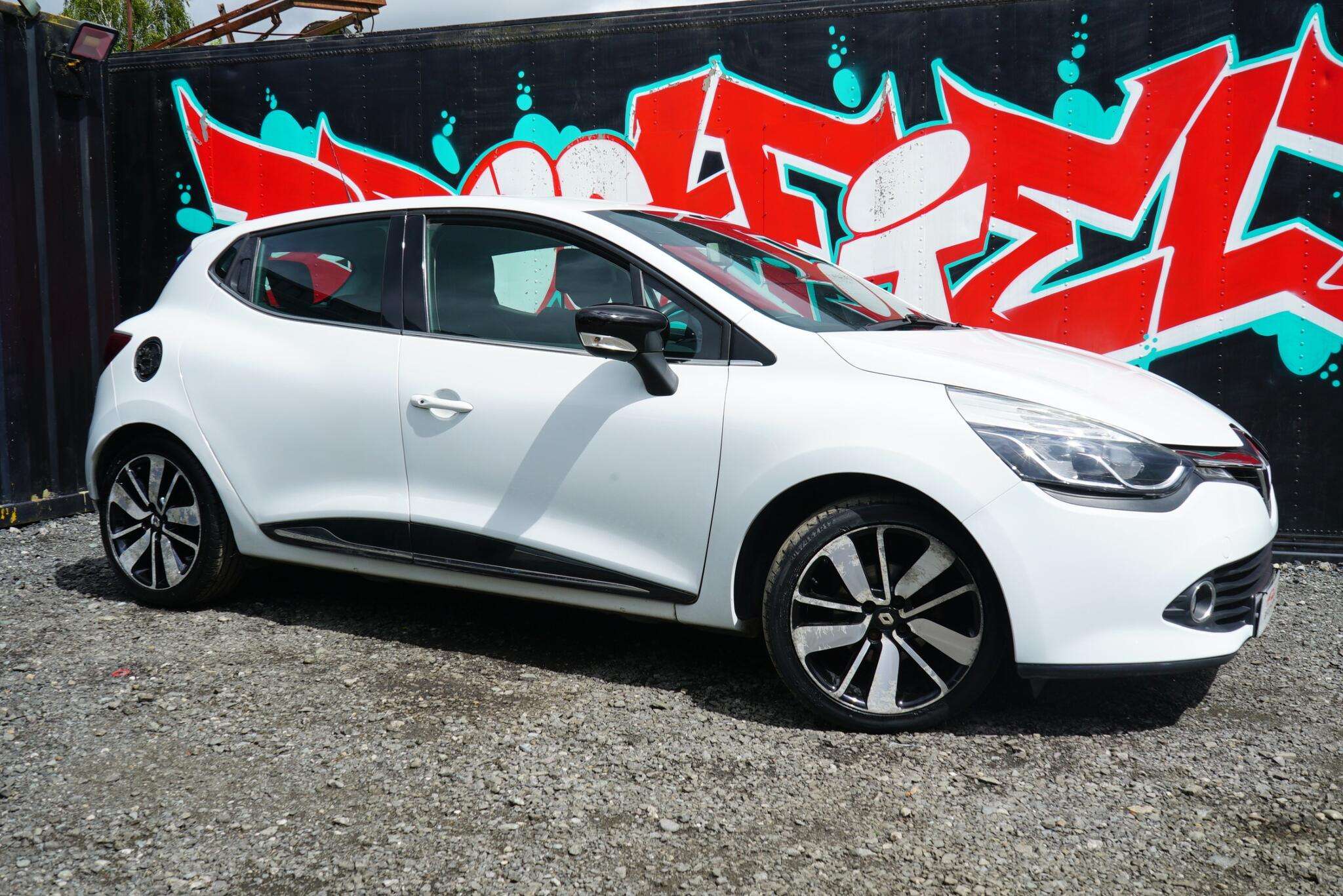 2016 RENAULT CLIO 2016 RENAULT CLIO