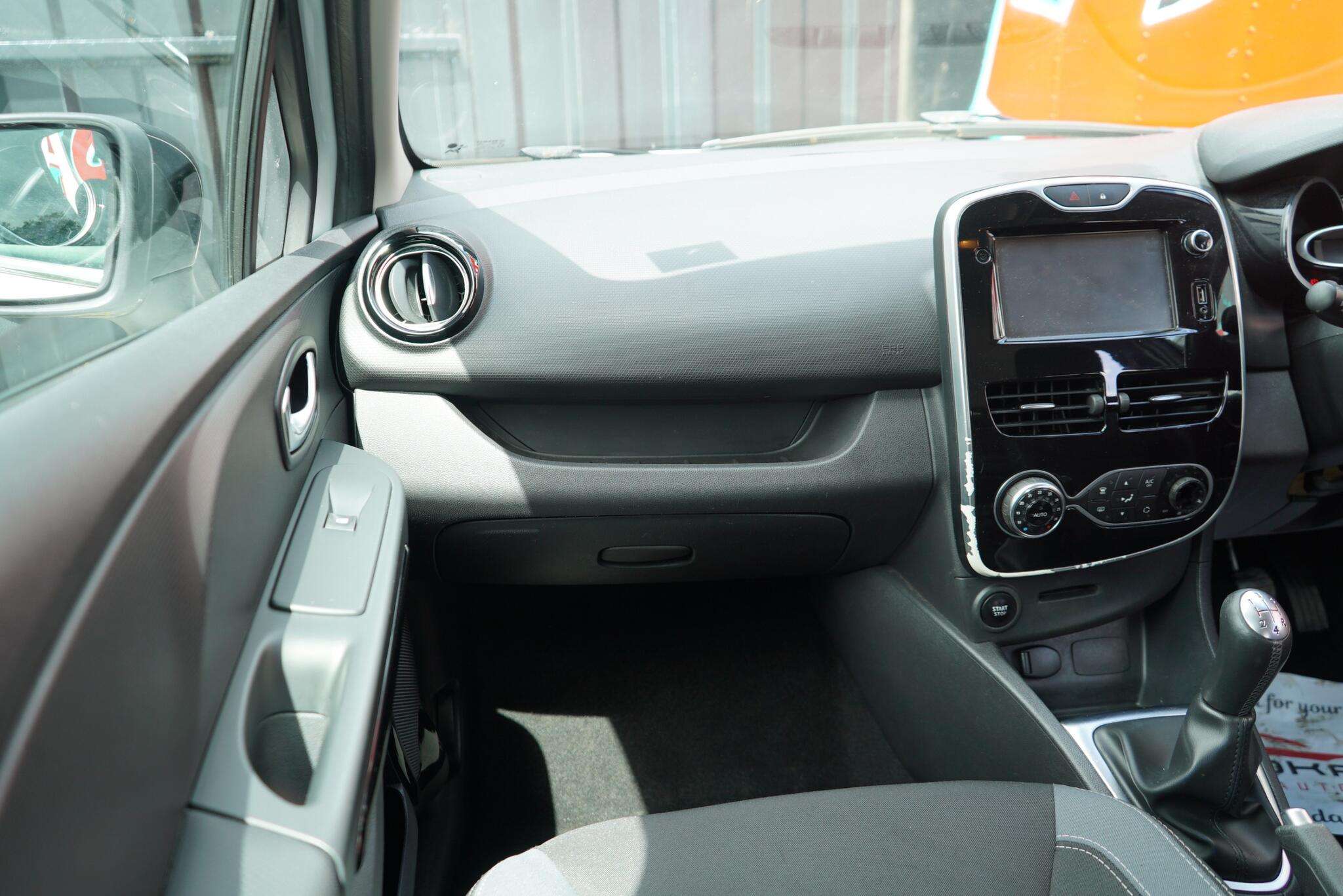 2016 RENAULT CLIO 2016 RENAULT CLIO