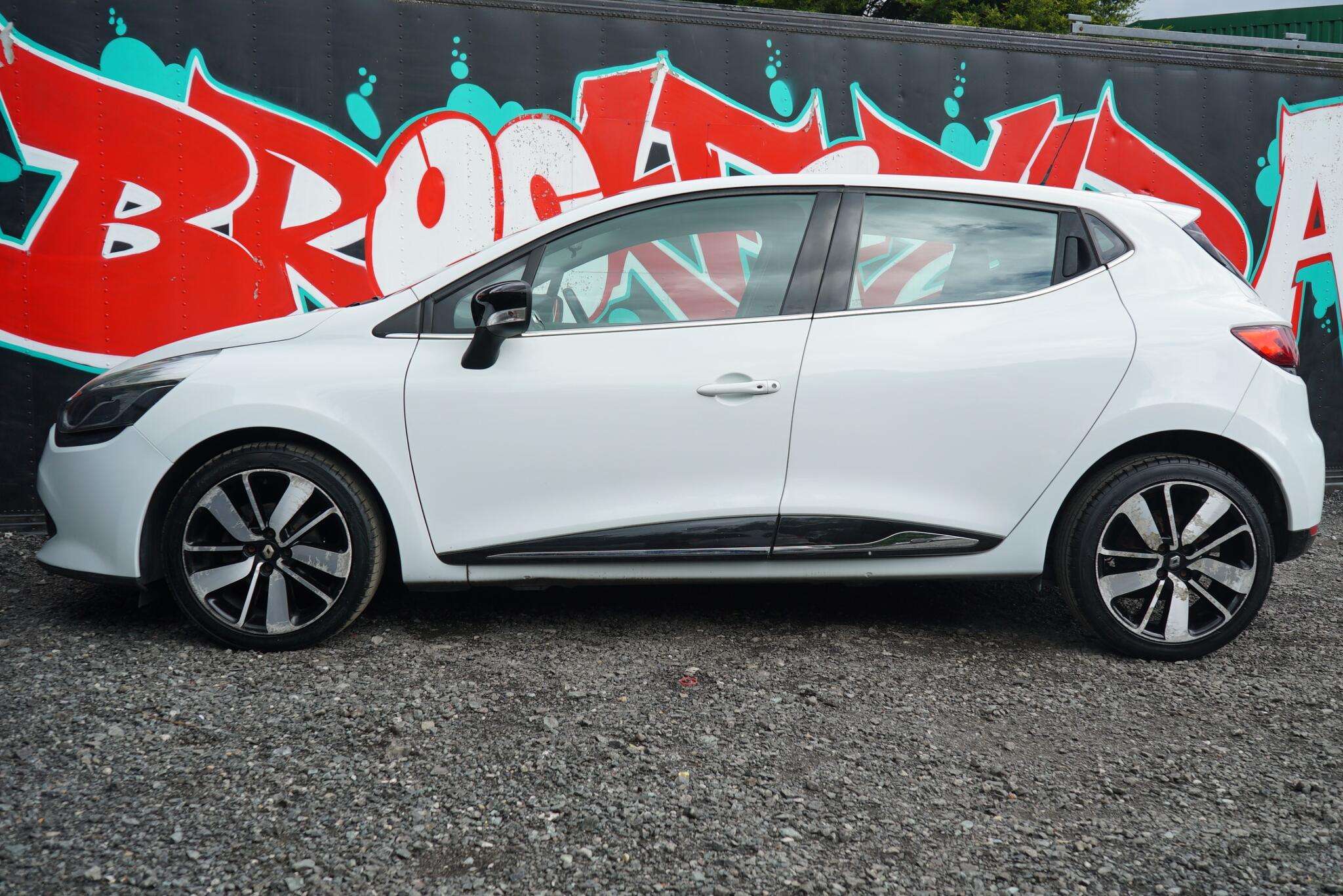 2016 RENAULT CLIO 2016 RENAULT CLIO