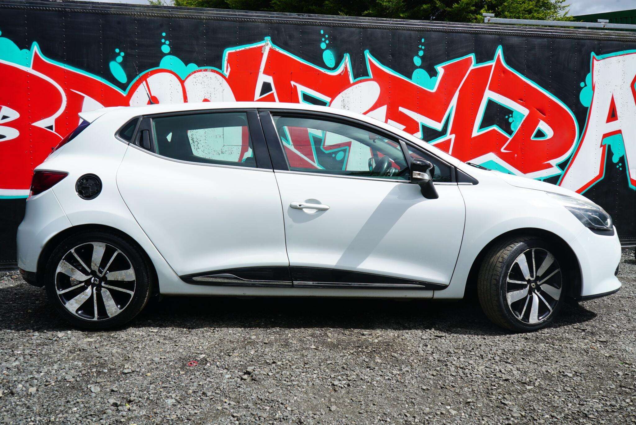 2016 RENAULT CLIO 2016 RENAULT CLIO