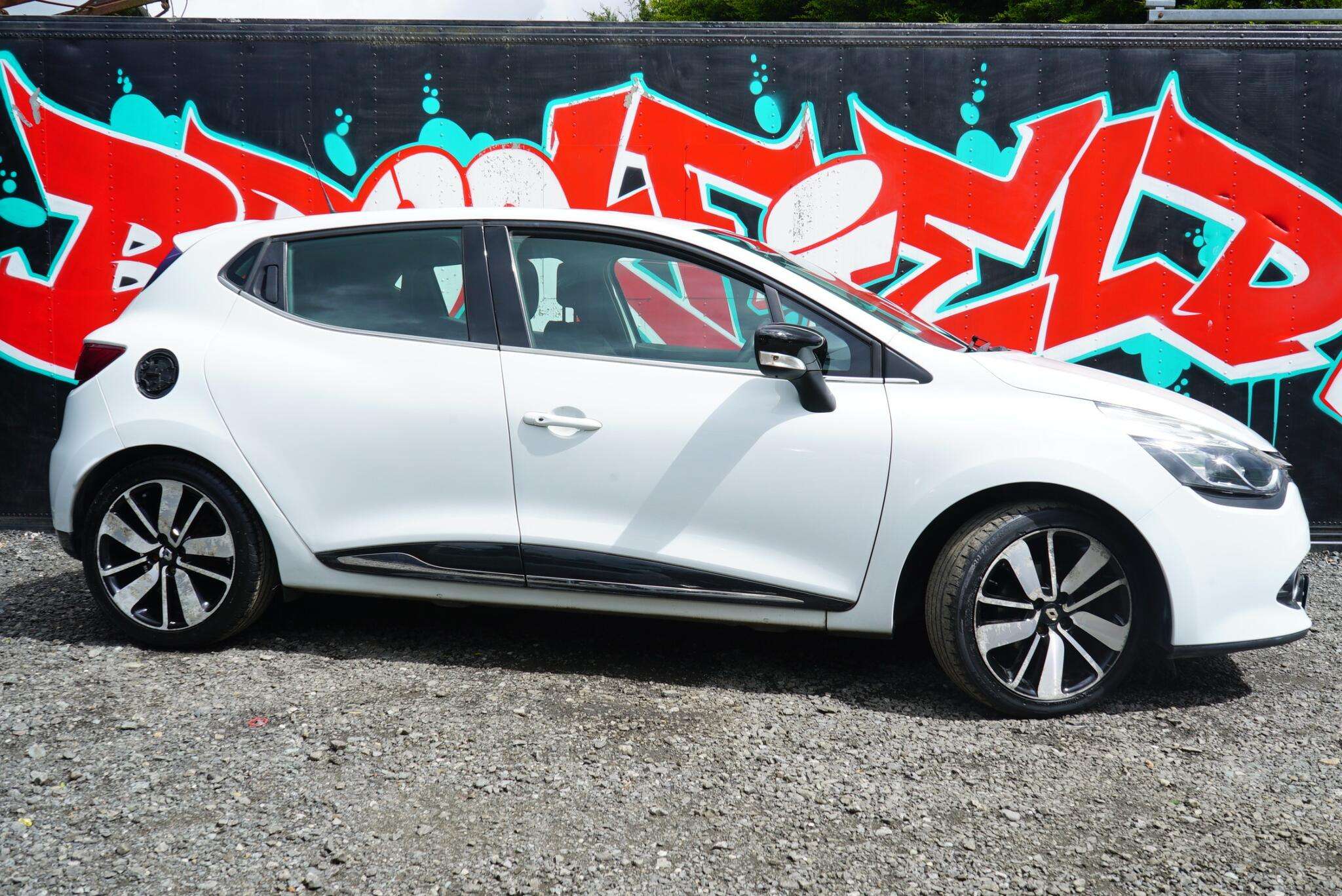 2016 RENAULT CLIO 2016 RENAULT CLIO