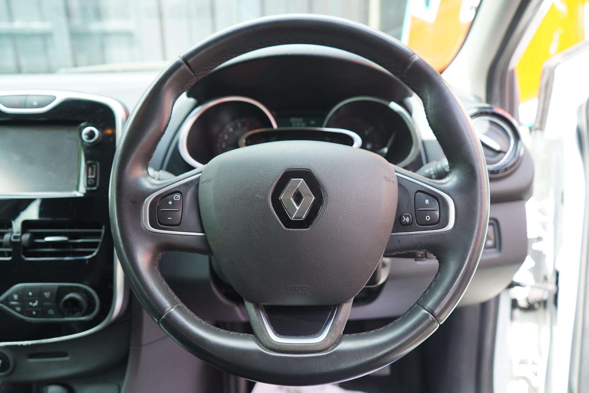 2016 RENAULT CLIO 2016 RENAULT CLIO