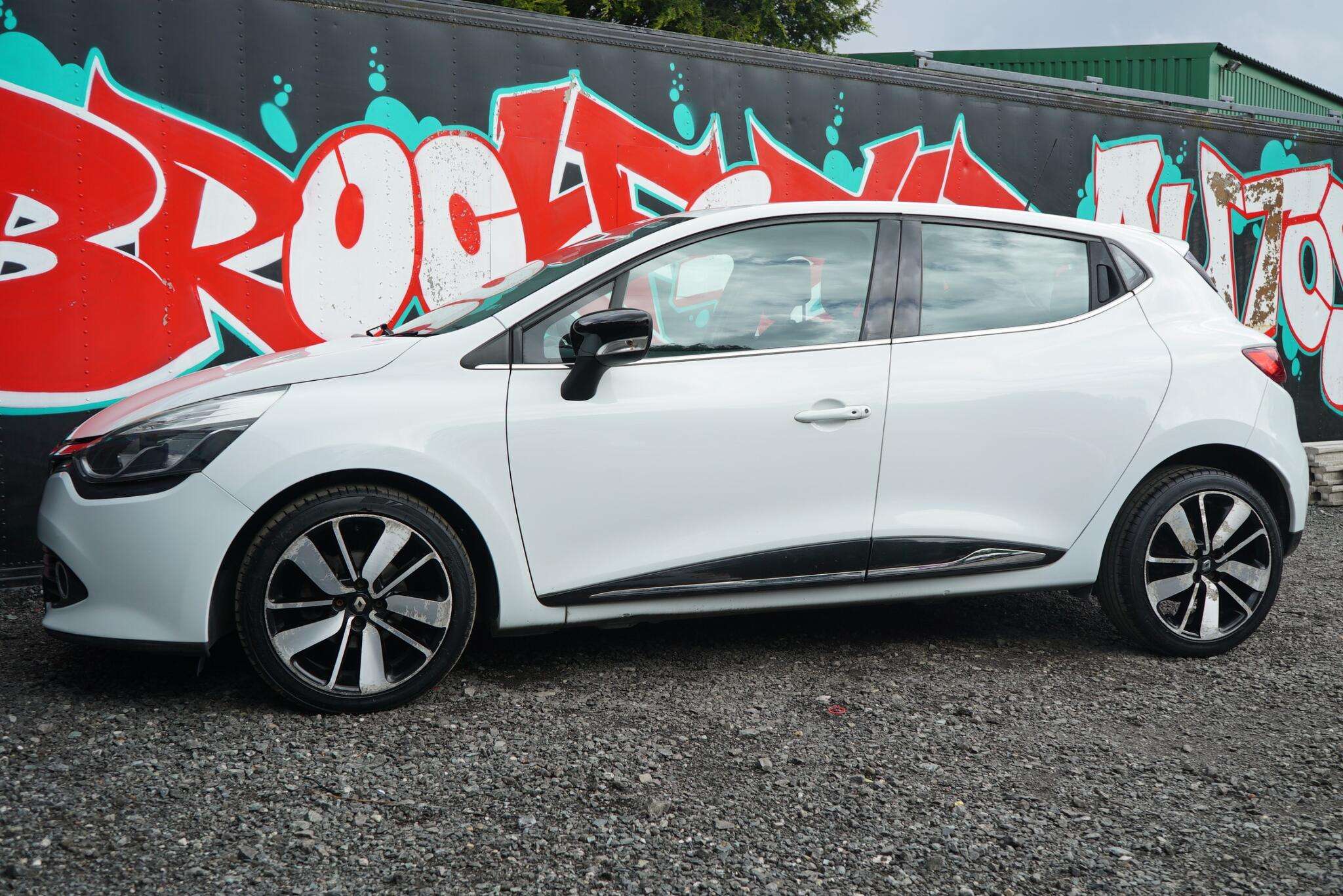 2016 RENAULT CLIO 2016 RENAULT CLIO