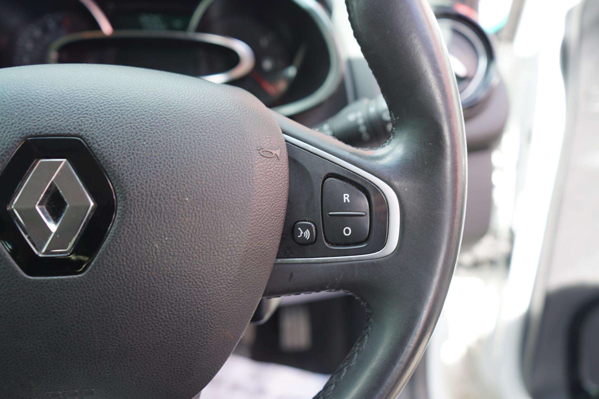 2016 RENAULT CLIO 2016 RENAULT CLIO