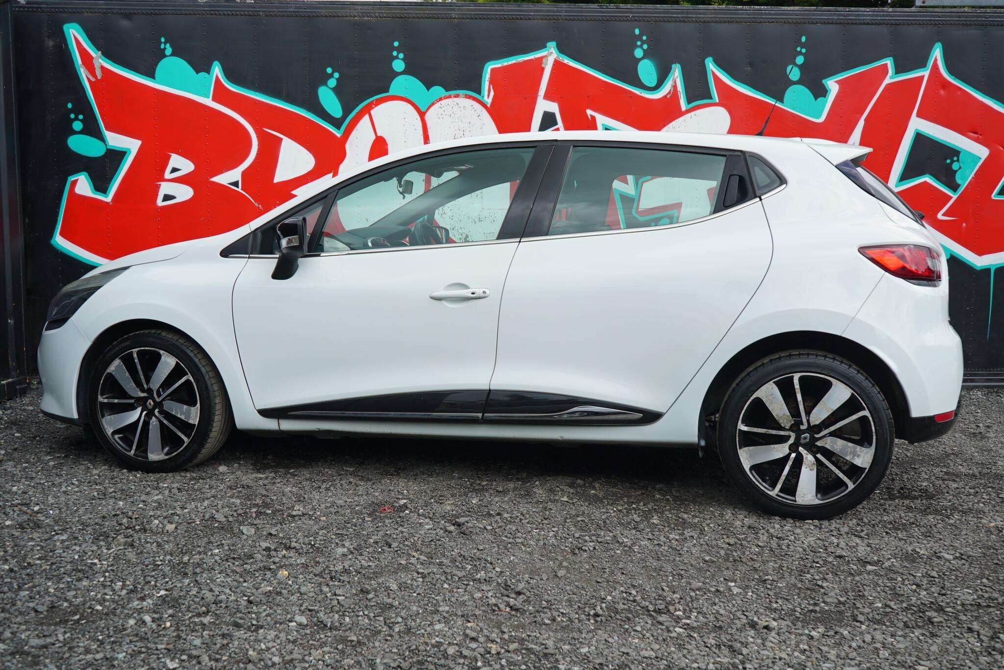 2016 RENAULT CLIO 2016 RENAULT CLIO