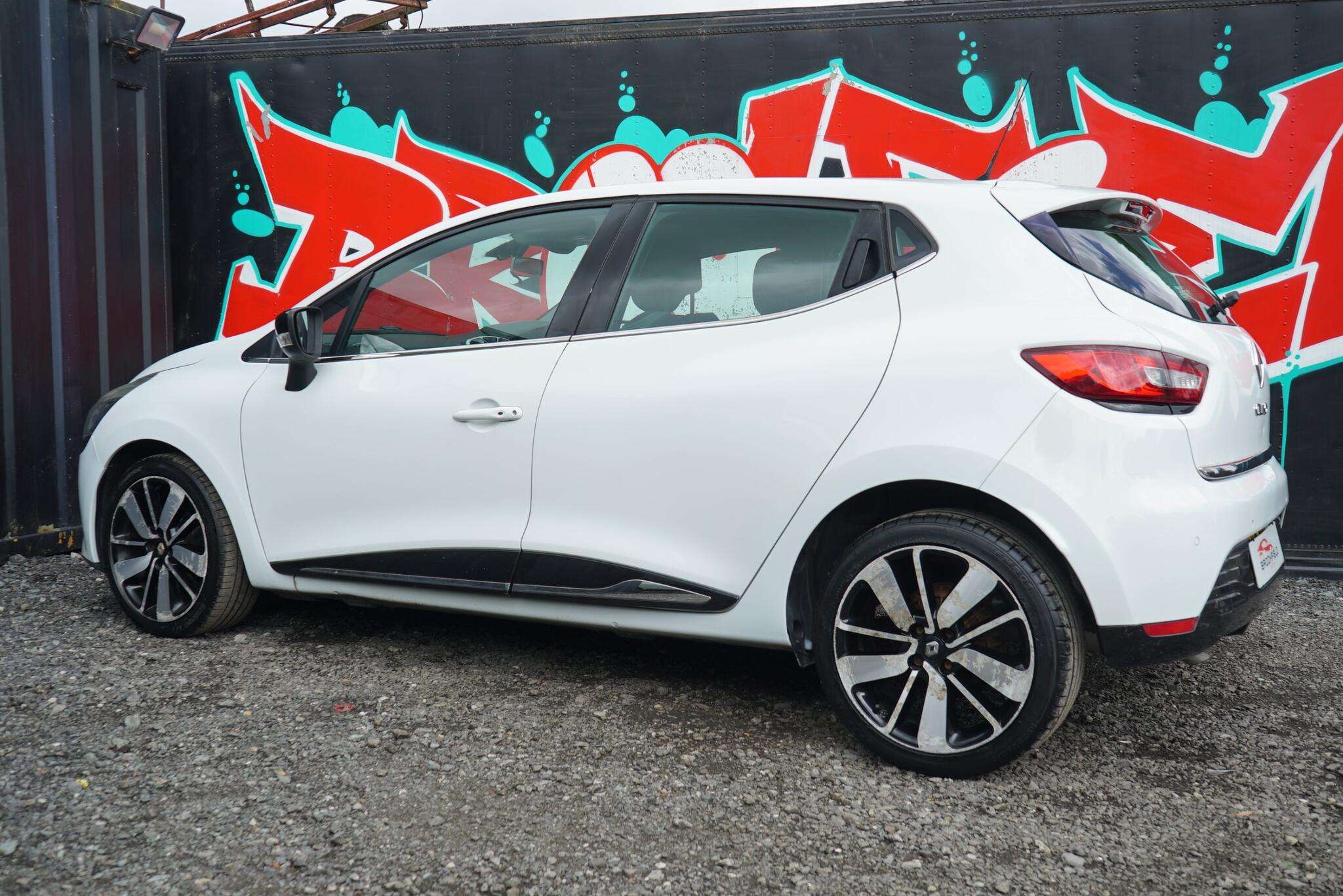 2016 RENAULT CLIO 2016 RENAULT CLIO