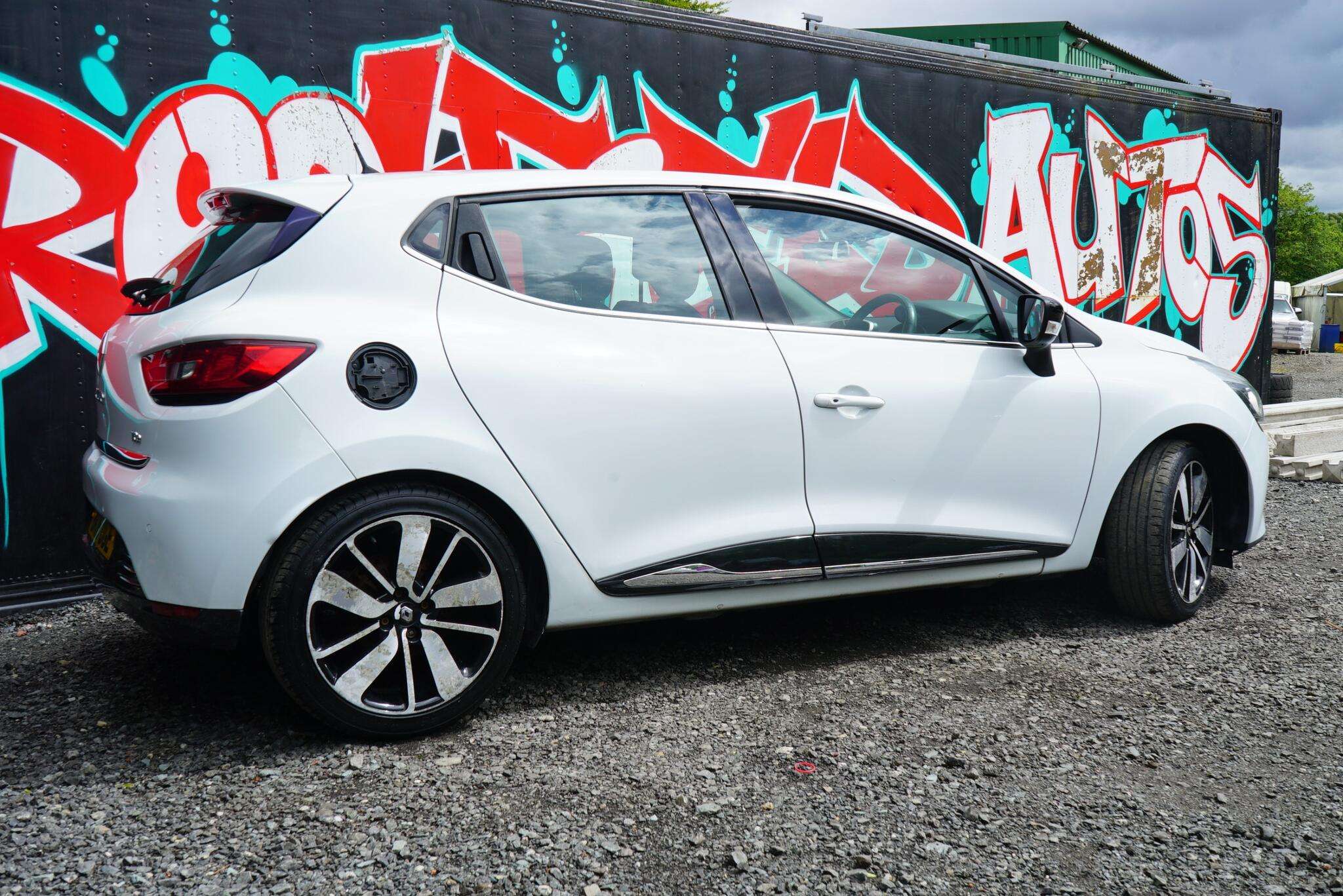 2016 RENAULT CLIO 2016 RENAULT CLIO