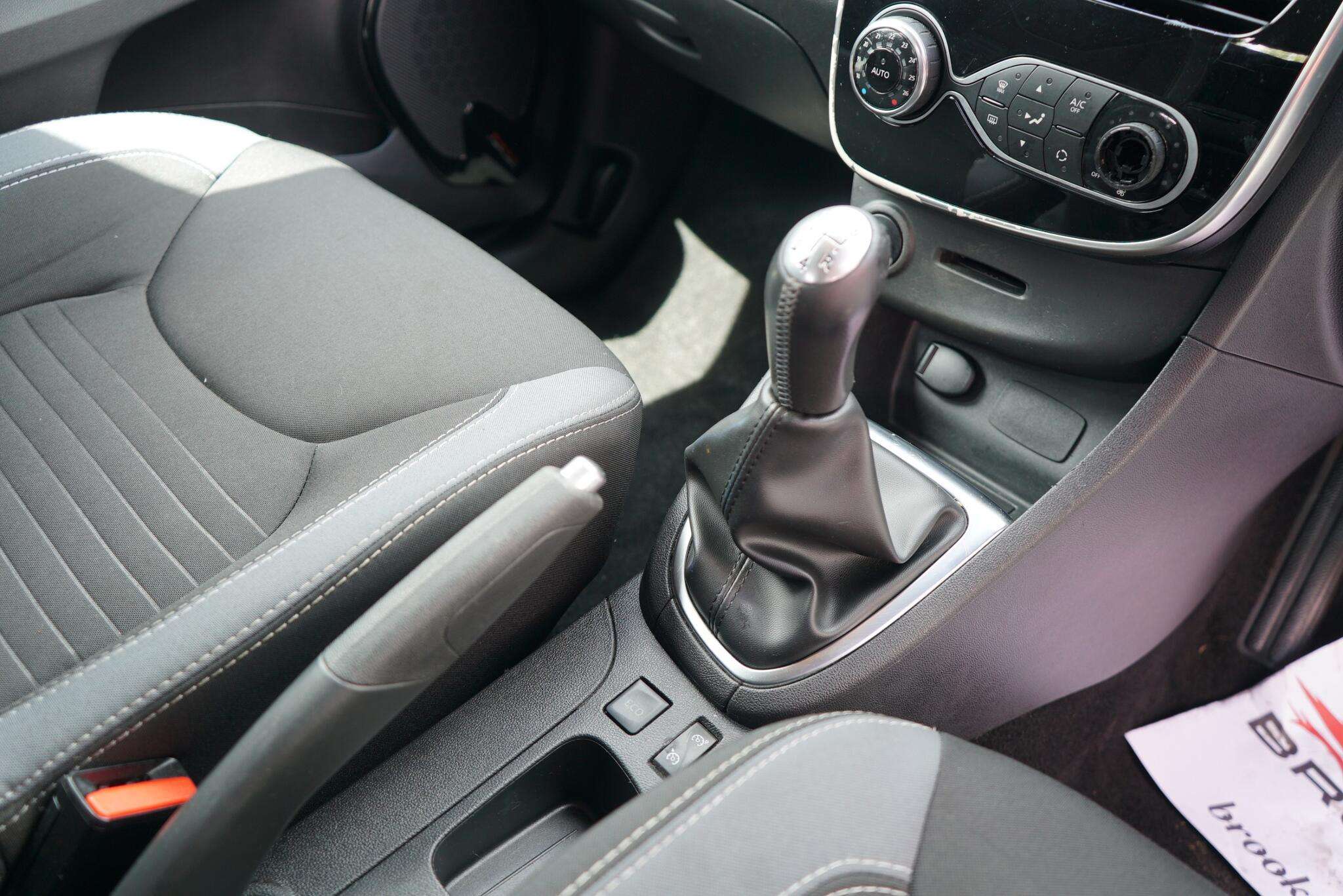 2016 RENAULT CLIO 2016 RENAULT CLIO