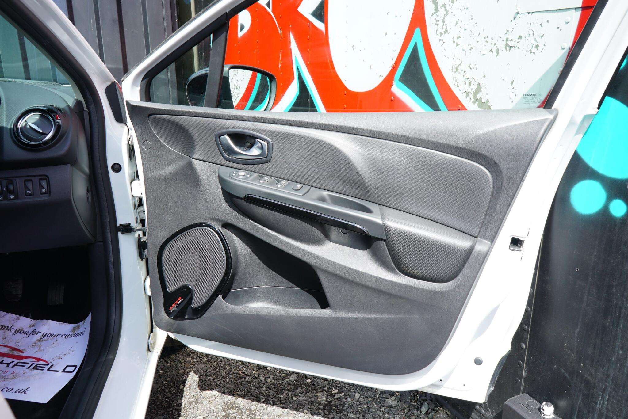 2016 RENAULT CLIO 2016 RENAULT CLIO