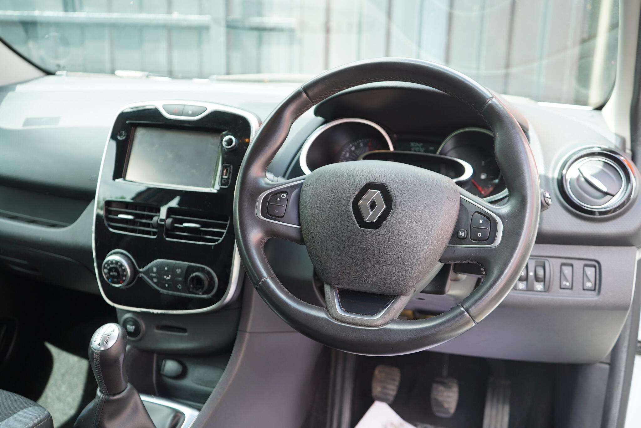 2016 RENAULT CLIO 2016 RENAULT CLIO